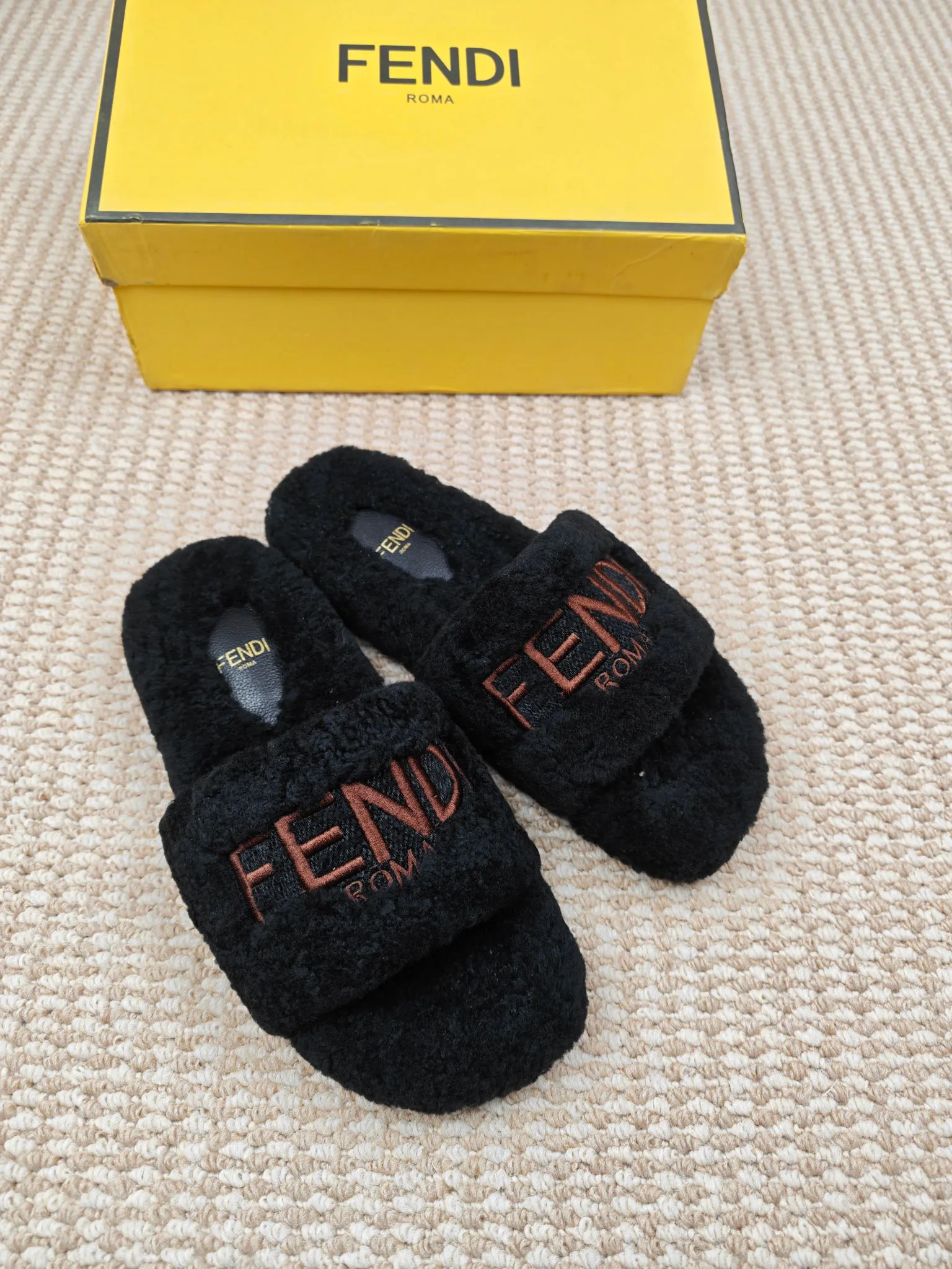 Тапочки Женские Fendi 5275799