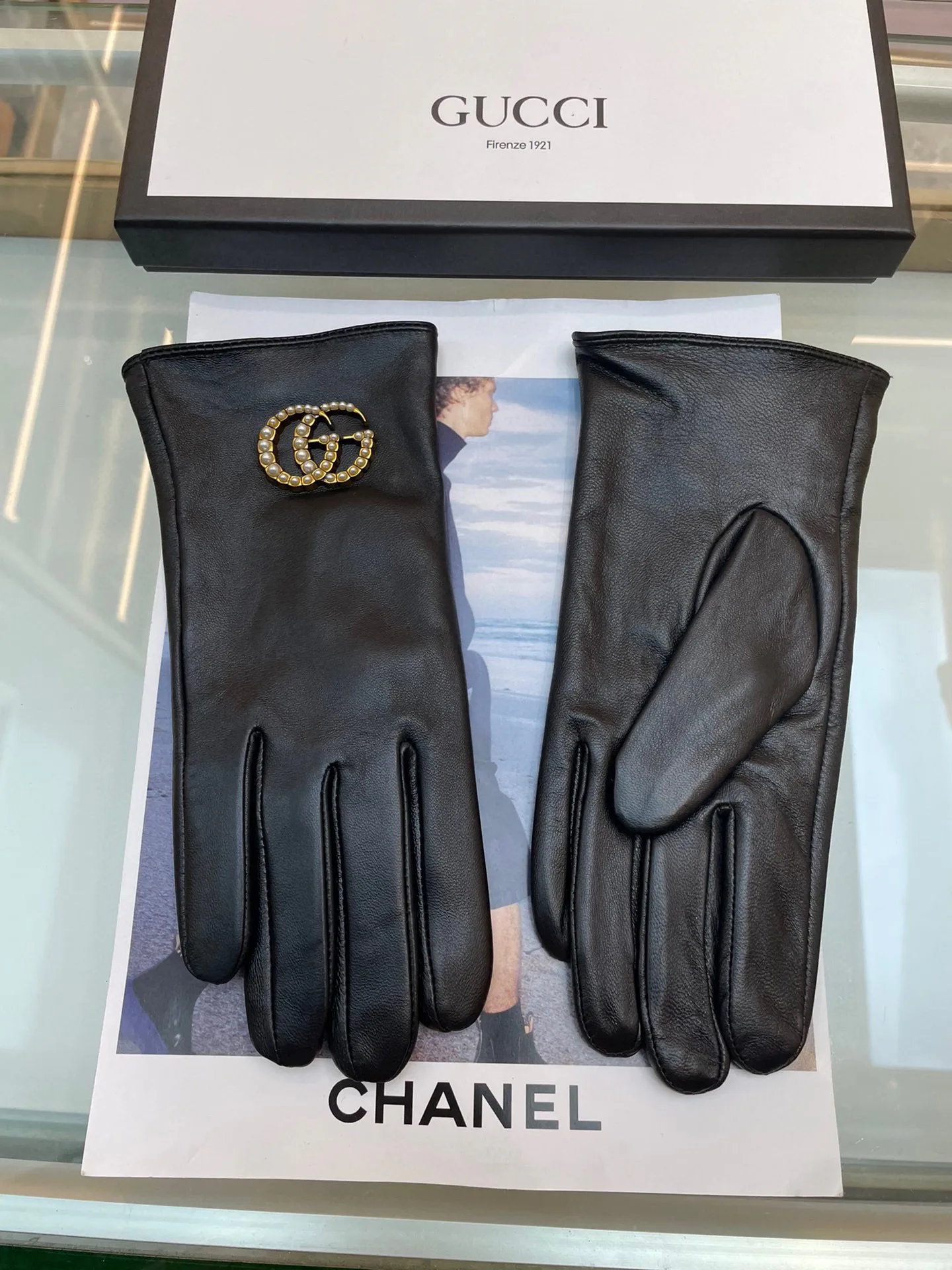 Перчатки Gucci 438417