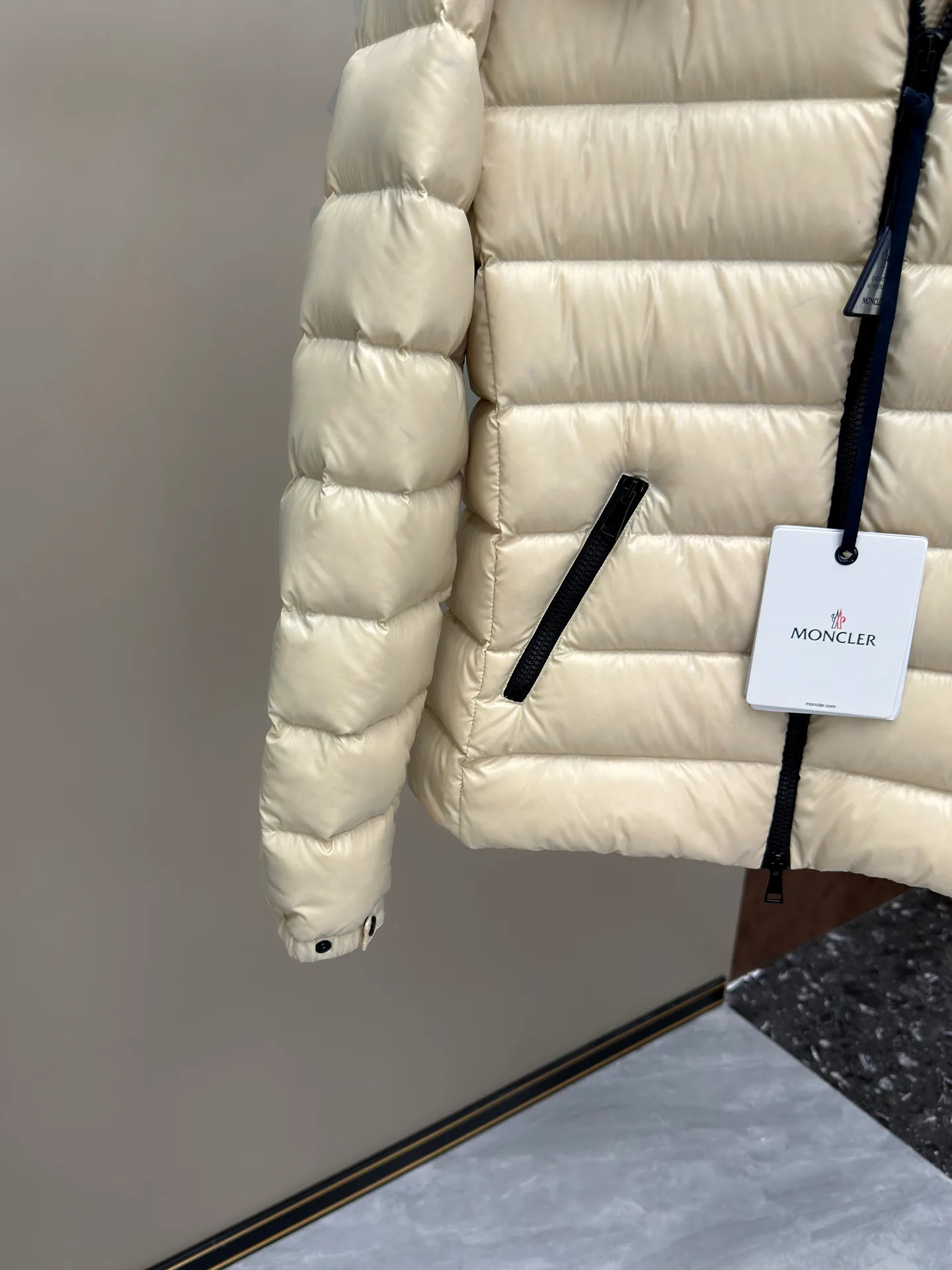 Куртки И Пуховики Женские Moncler 18631575
