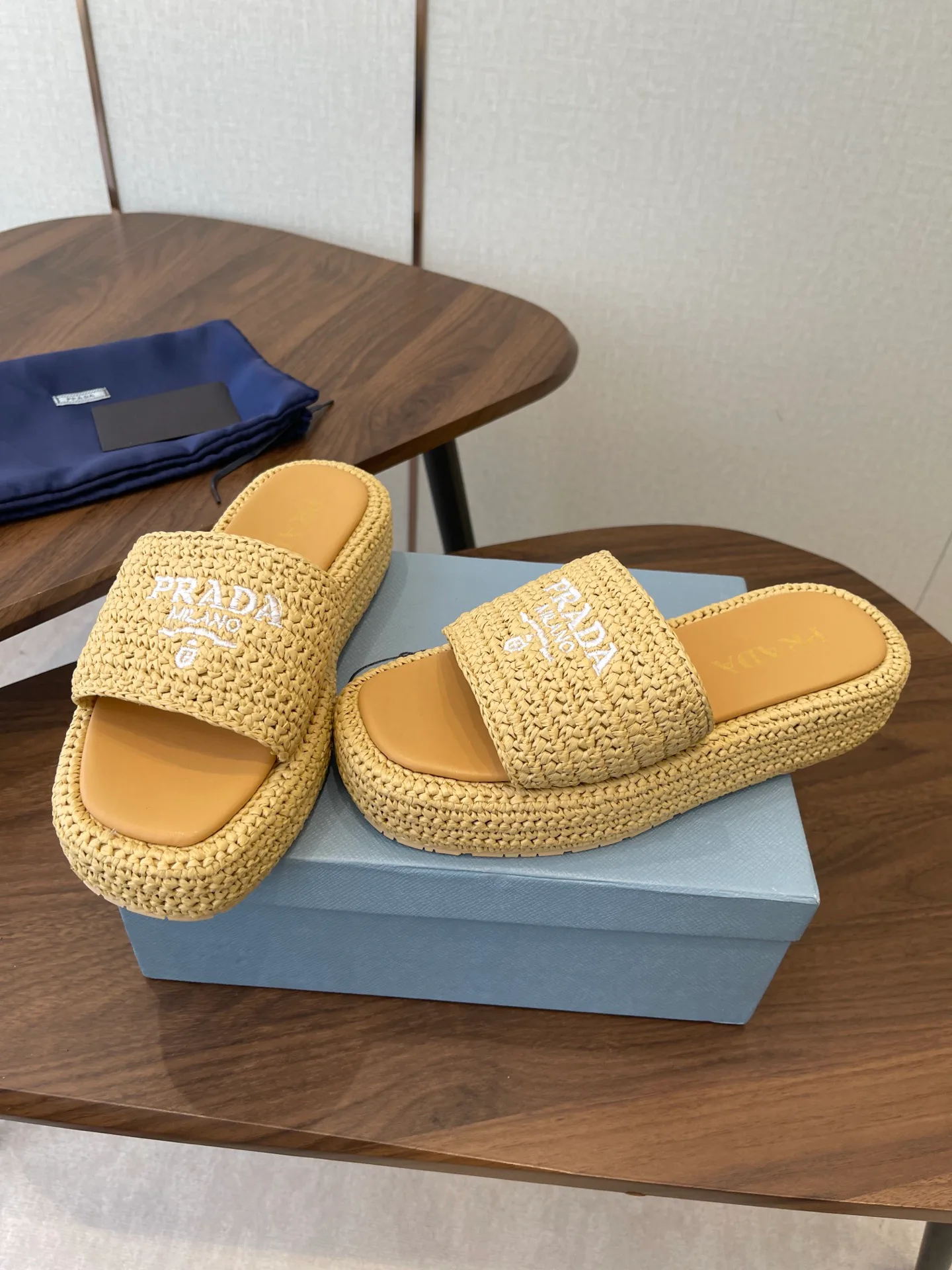 Шлепанцы Женские Prada 11528013