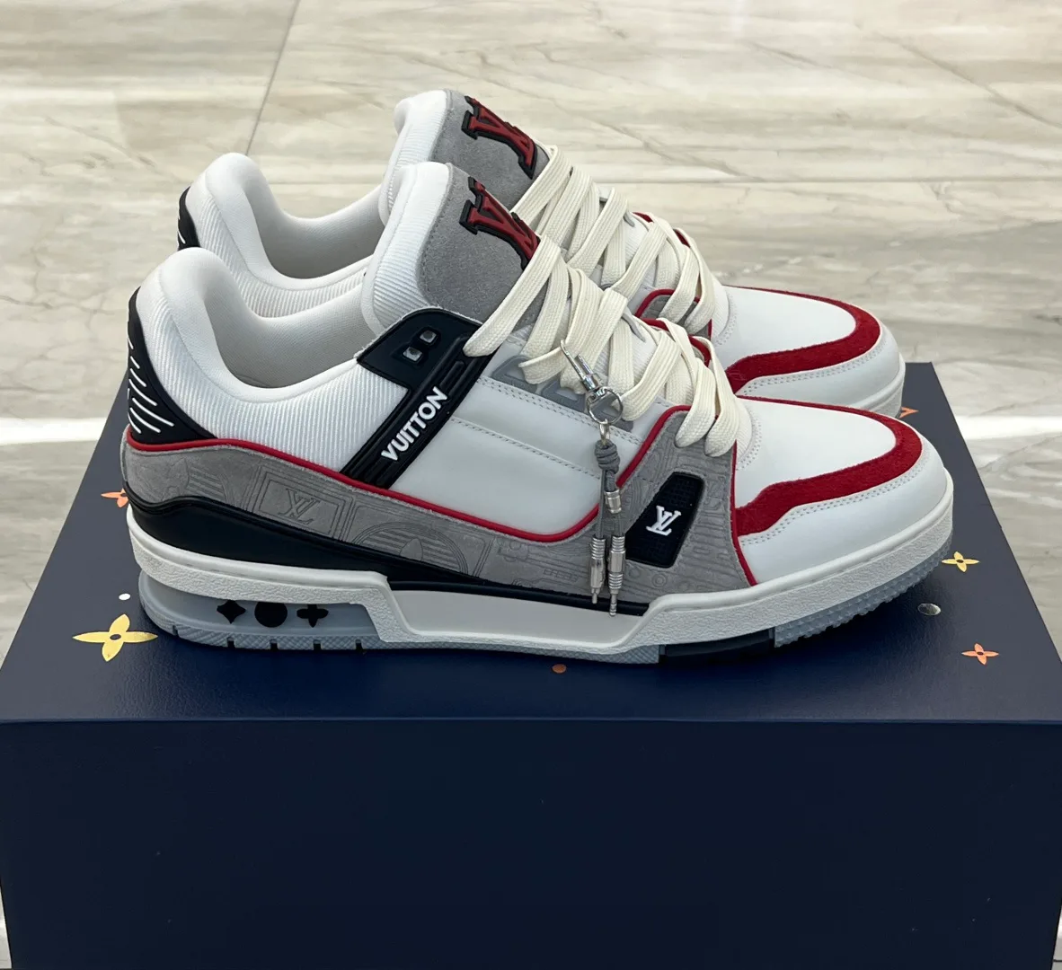 Кроссовки Женские Louis Vuitton 17941659