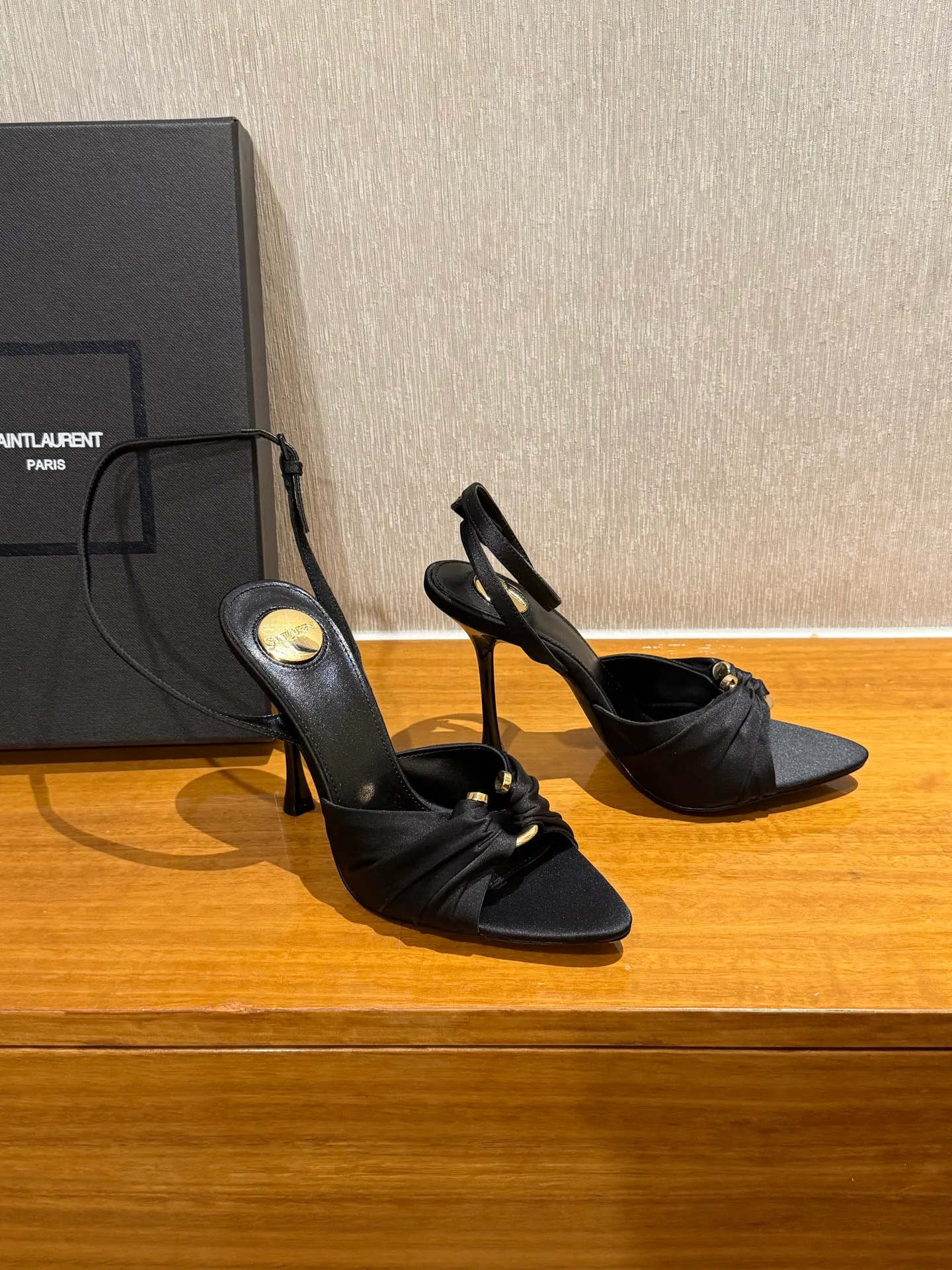 Босоножки Женские Saint Laurent 22193