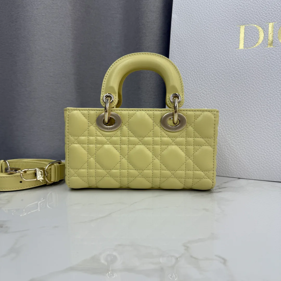 Классические Сумки Женские Christian Dior 12594789