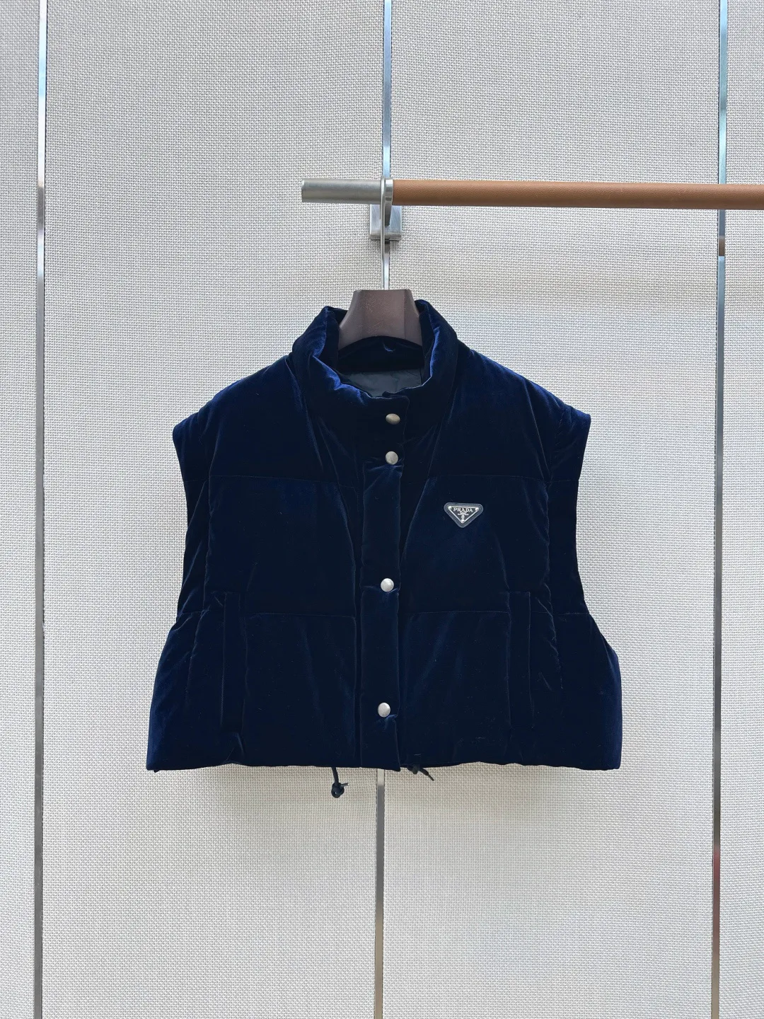 Куртки И Пуховики Женские Prada 18245858