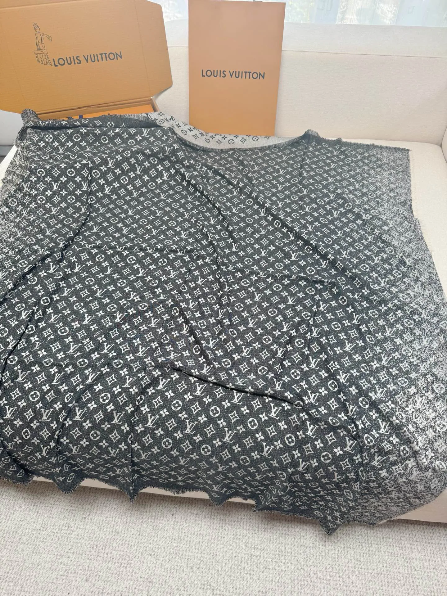 Шарфы Louis Vuitton 437762