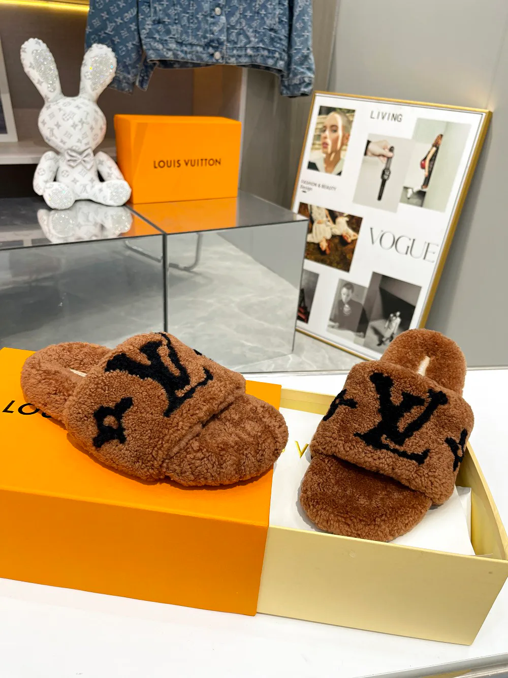 Тапочки Женские Louis Vuitton 18366830