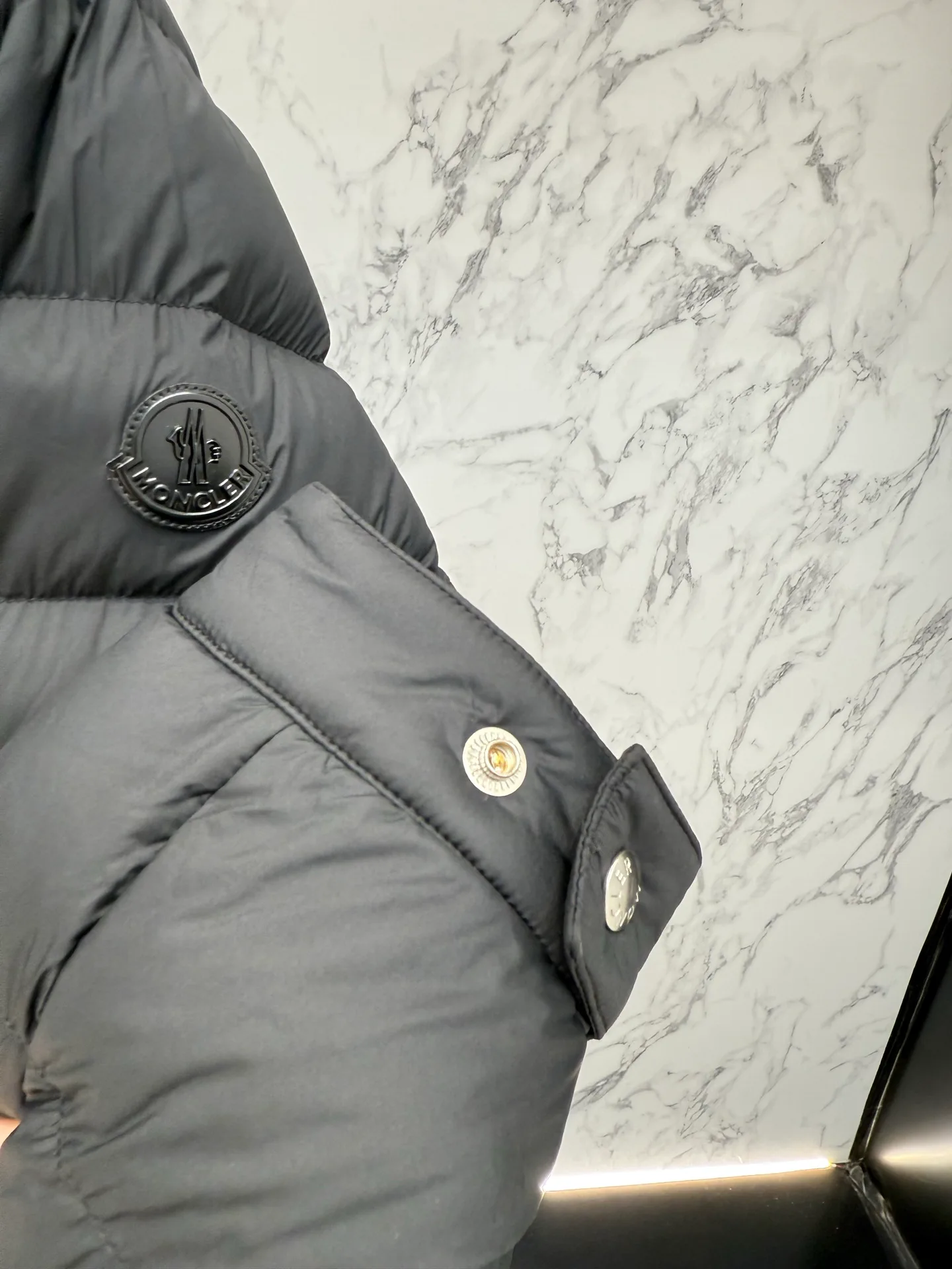 Куртки И Пуховики Мужские Moncler 18188342