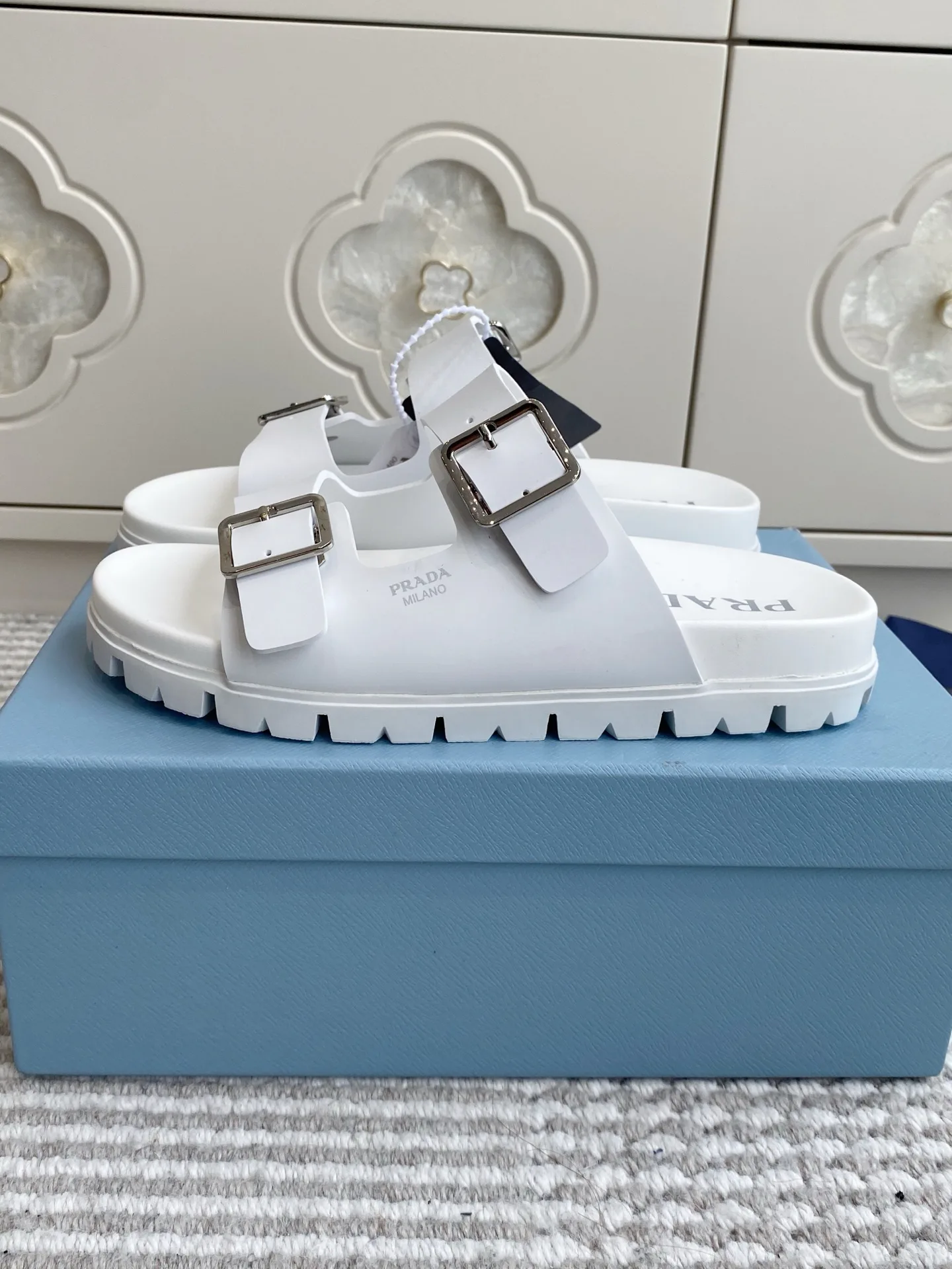 Сандалии Женские Prada 13268617