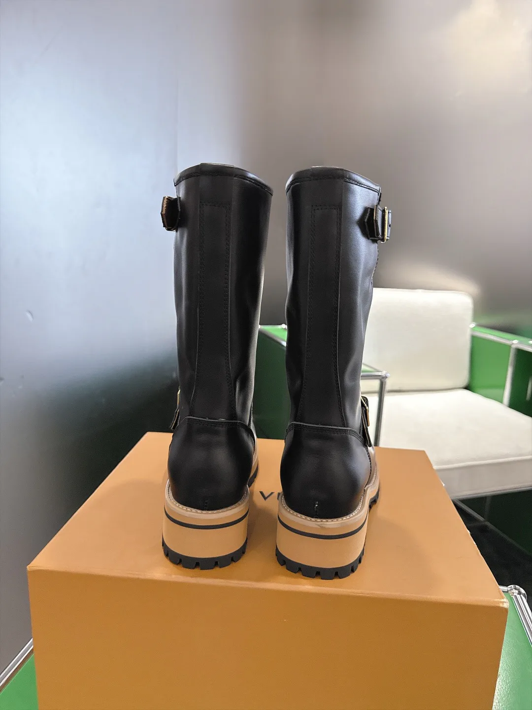 Ботинки Женские Louis Vuitton 18053351