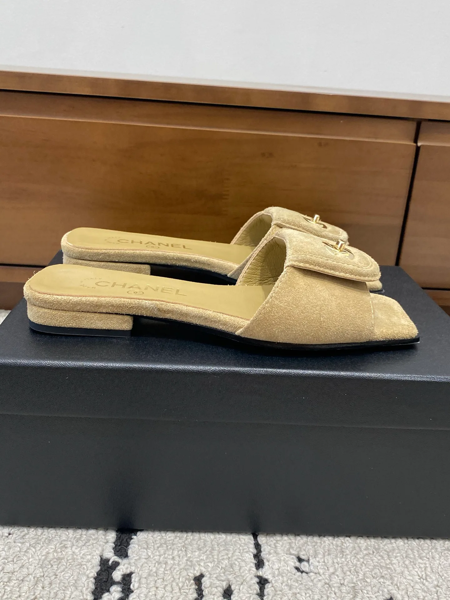 Шлепанцы Женские Chanel 12156497