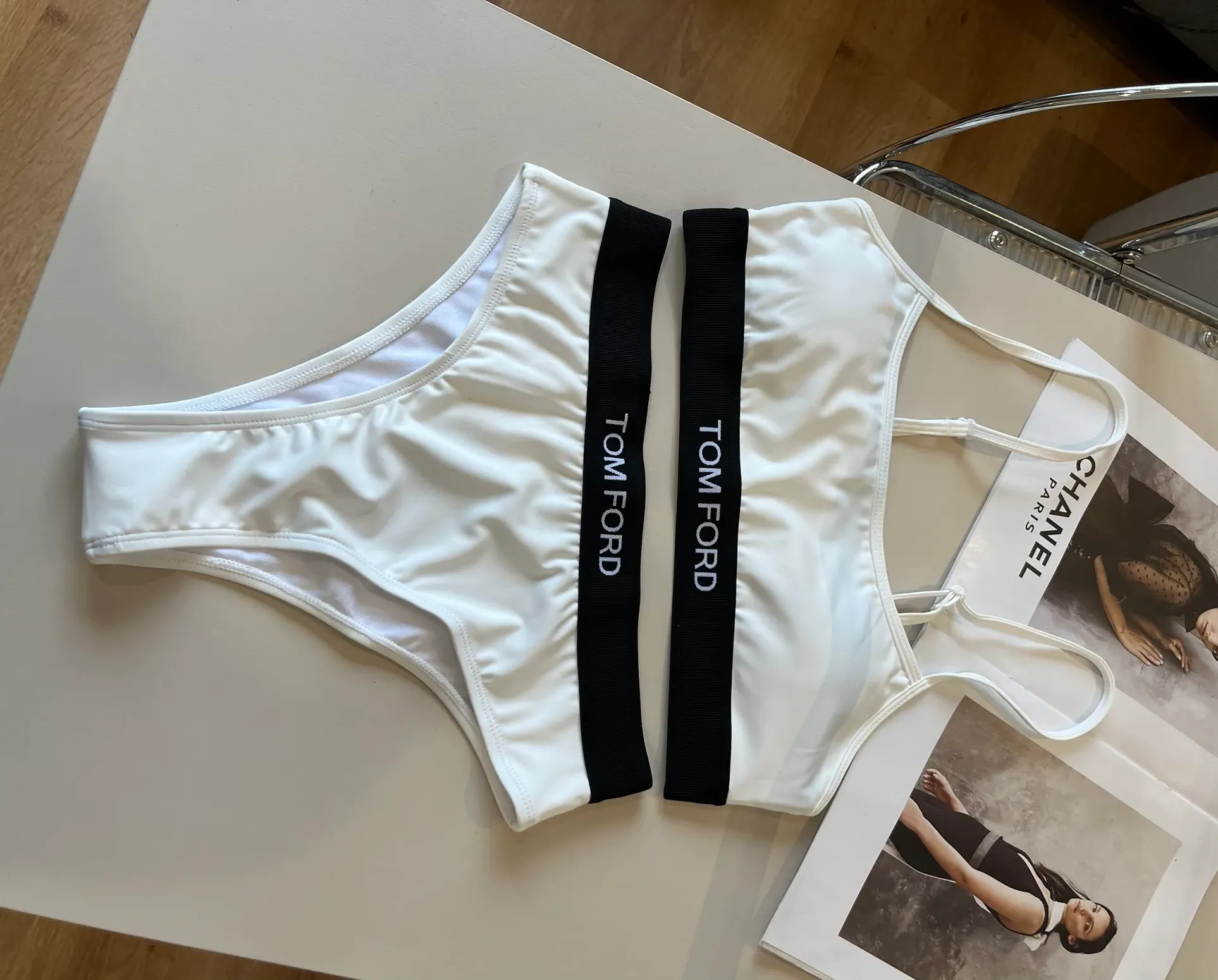 Шорты Женские Tom Ford 11548