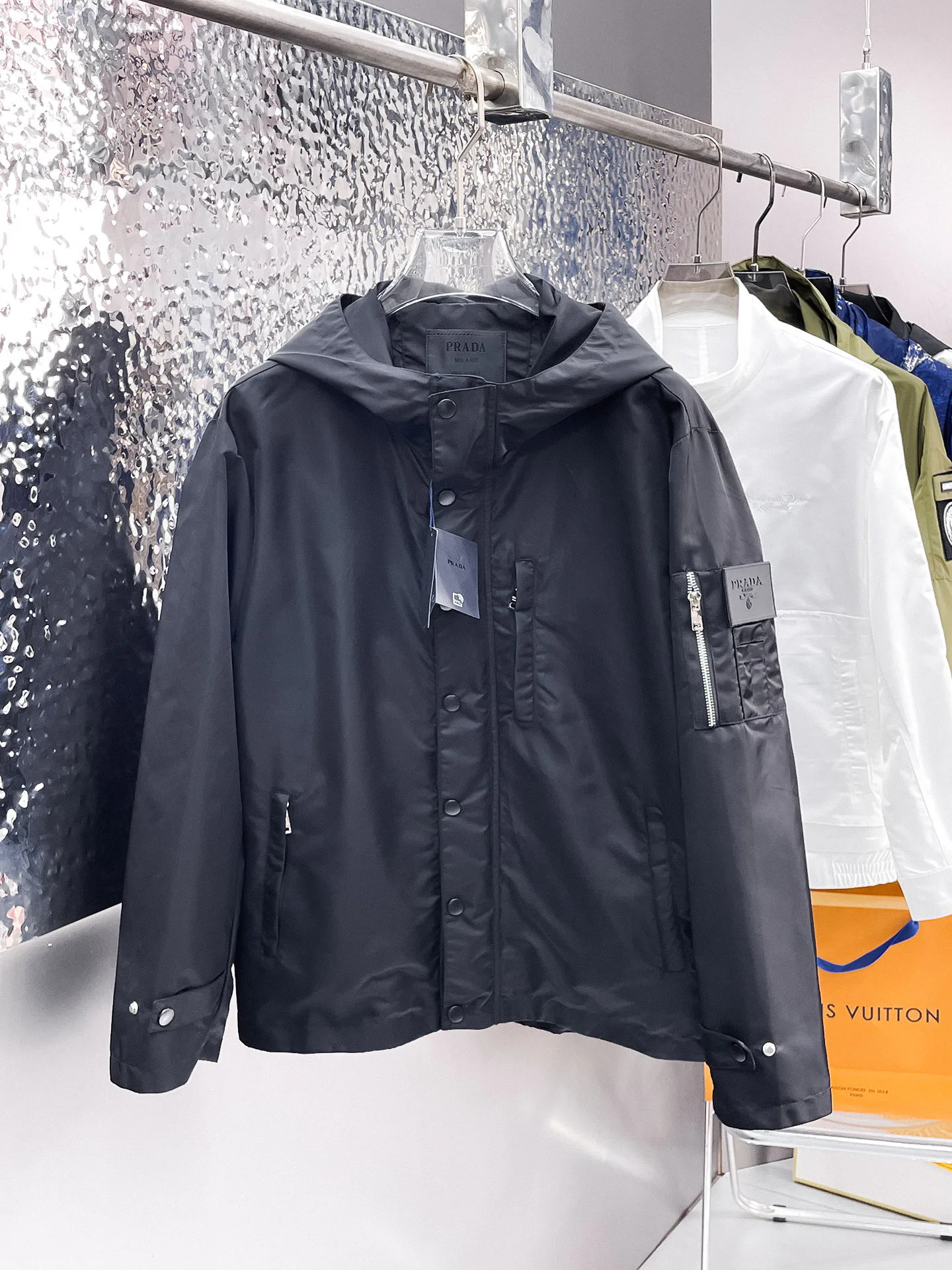 Куртки И Пуховики Мужские Prada 9352315