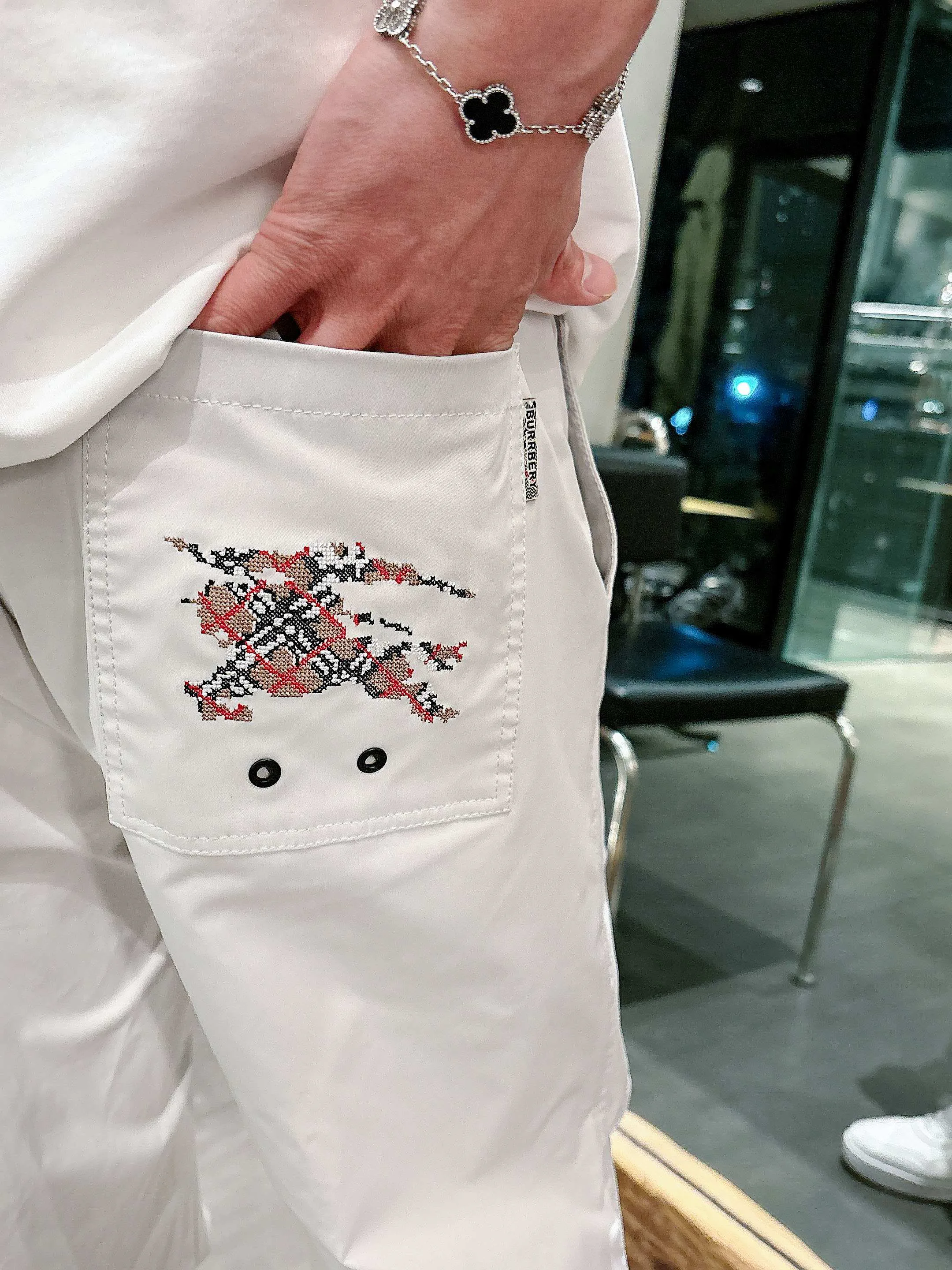 Брюки Мужские Burberry 13147771