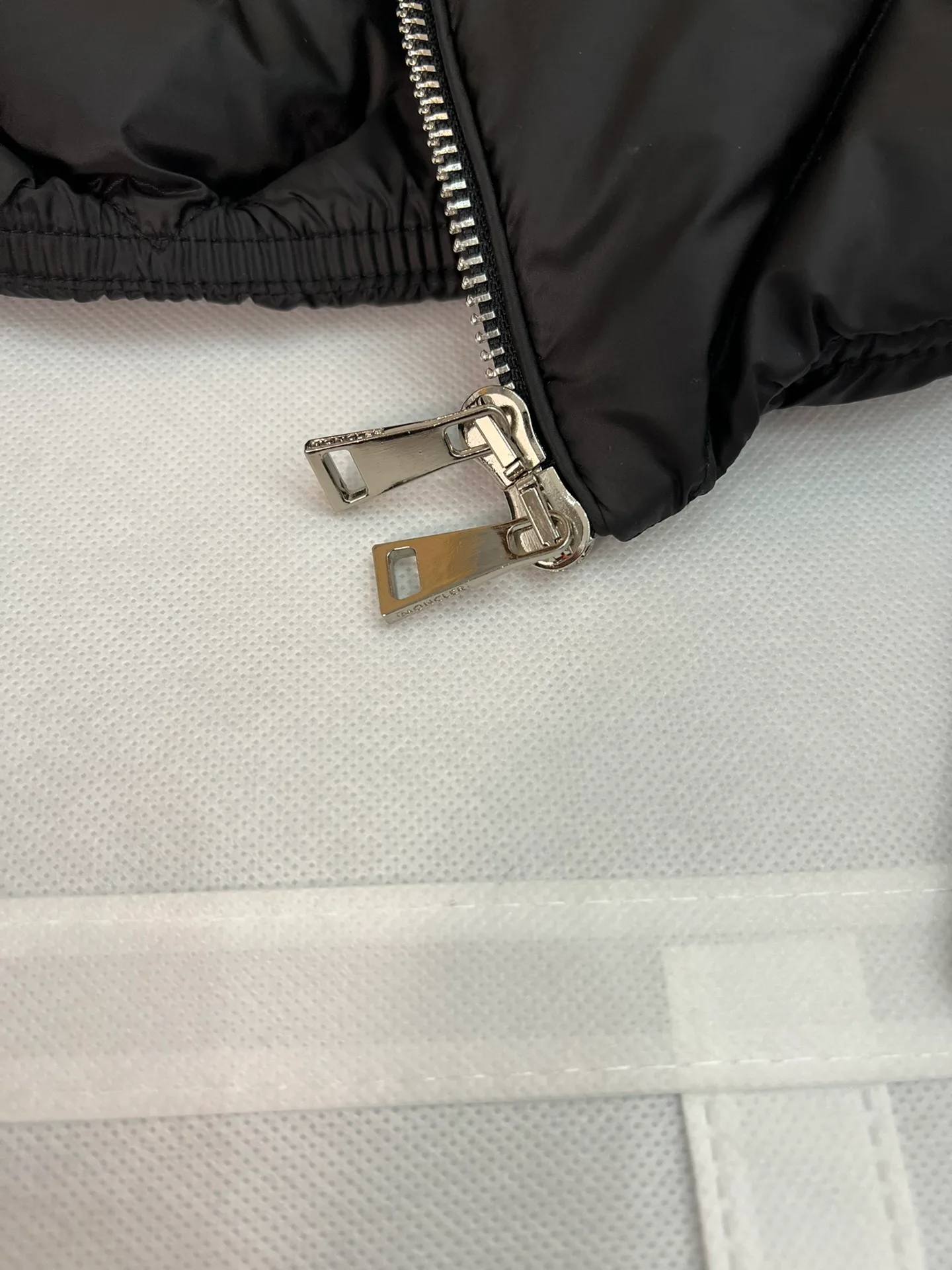 Куртки И Пуховики Женские Moncler 18599774
