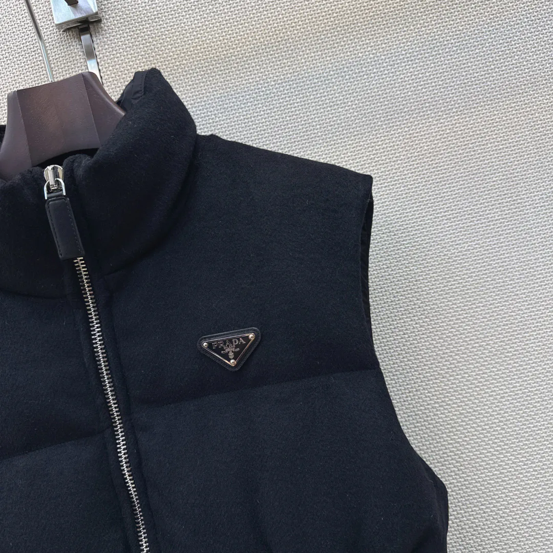 Жилеты Женские Prada 18629379