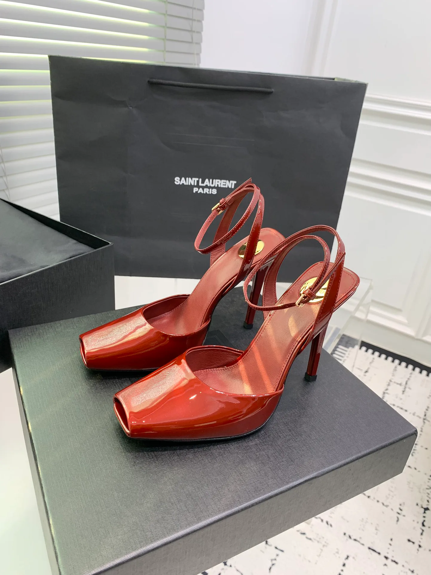 Босоножки Женские Saint Laurent 7792