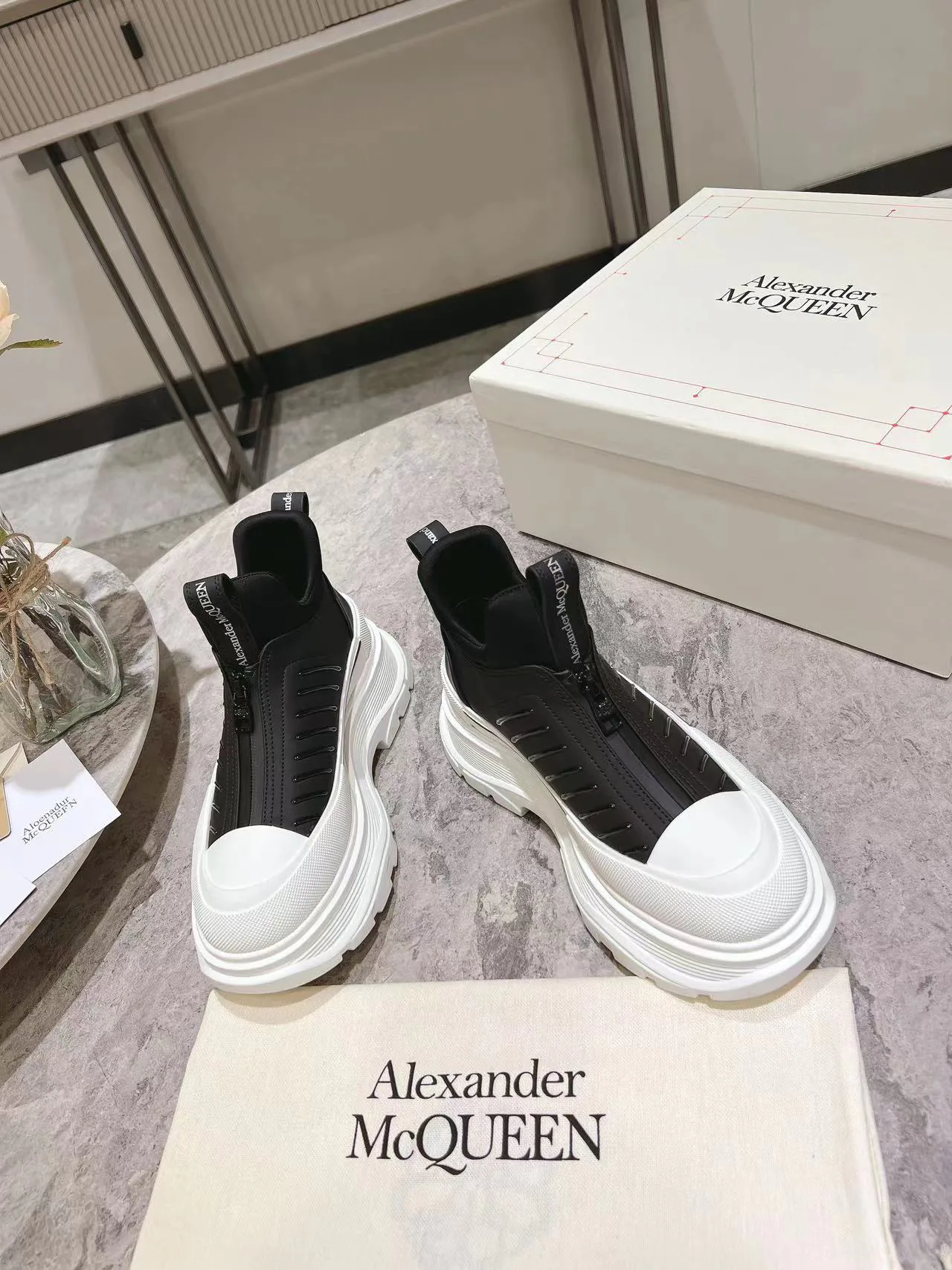 Кроссовки Женские Alexander Mcqueen 18771