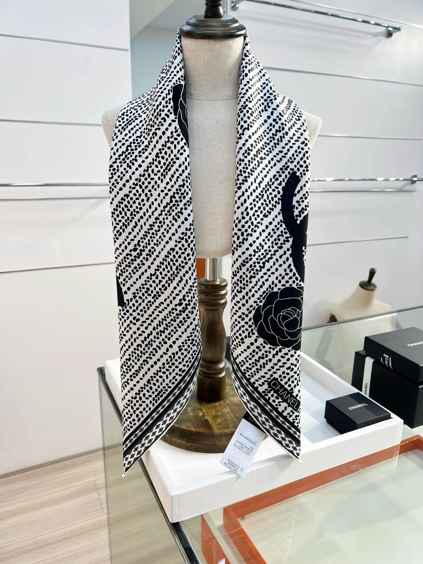 Платки Chanel 1883111