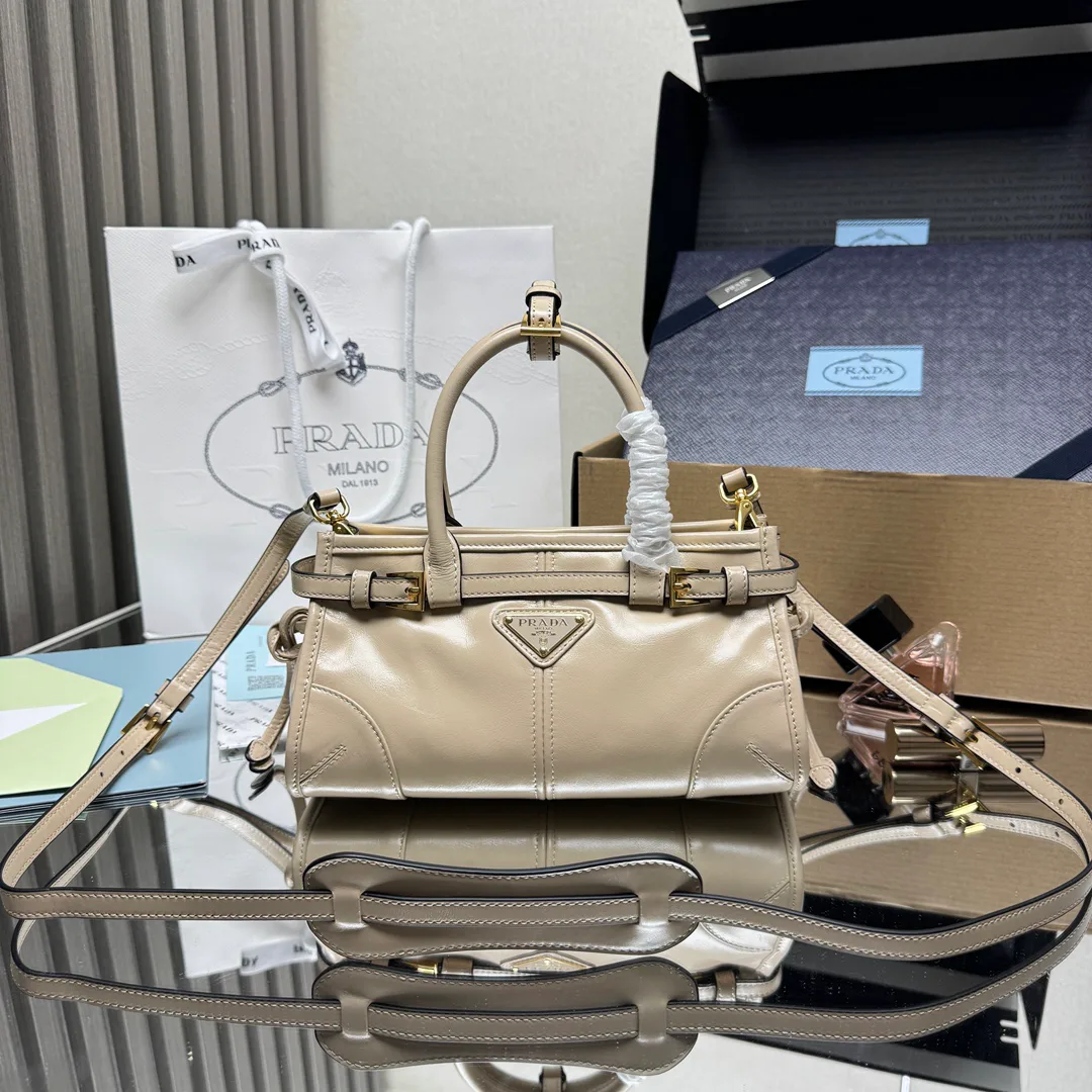 Классические Сумки Женские Prada 10446846