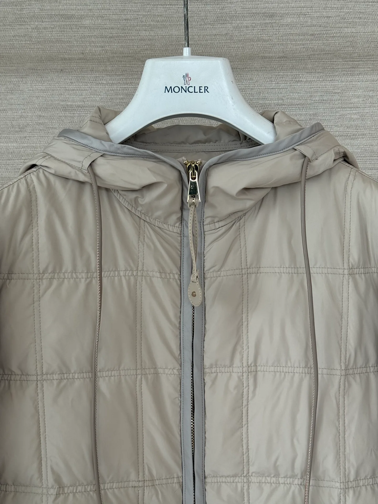 Куртки И Пуховики Женские Moncler 18491946