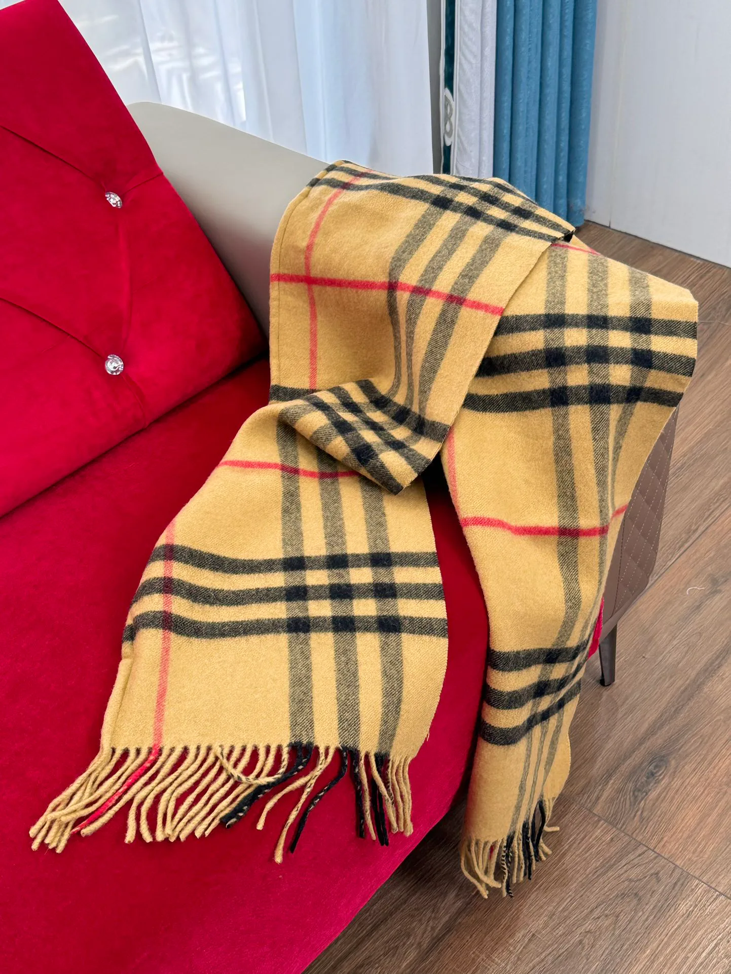 Шарфы Burberry 18287614