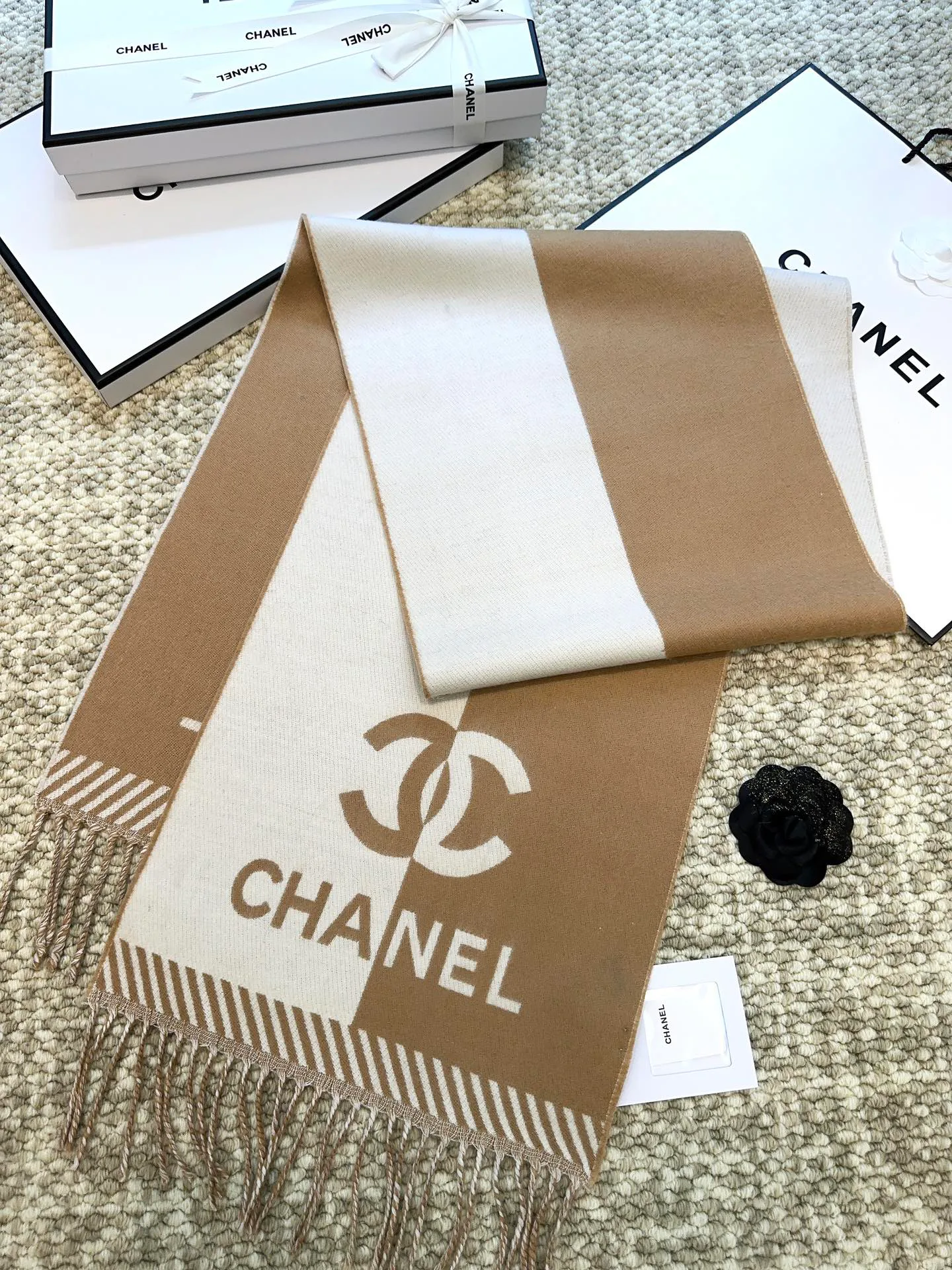 Шарфы Chanel 18627408