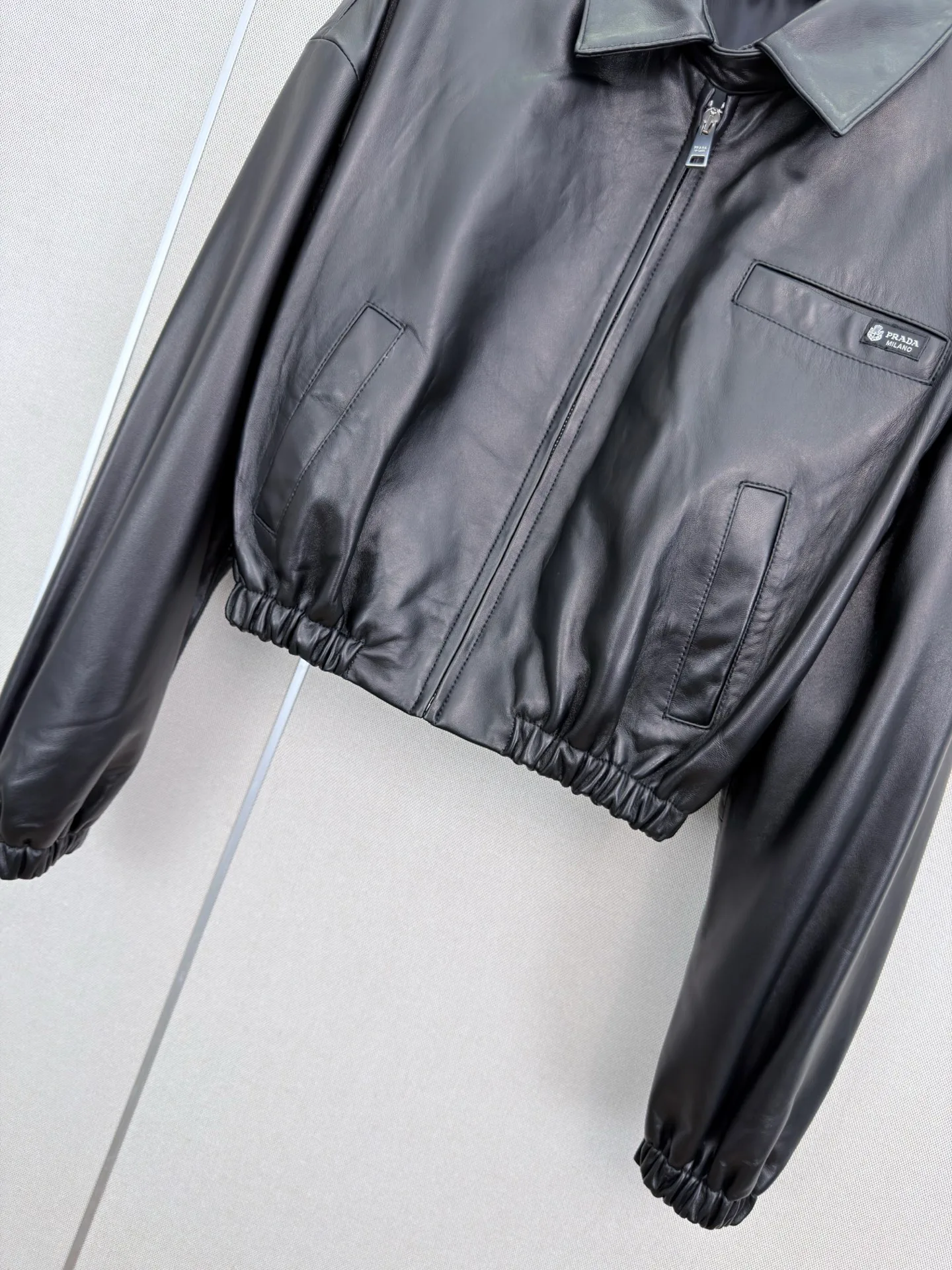 Кожаные Куртки И Дублёнки Женские Prada 18173056