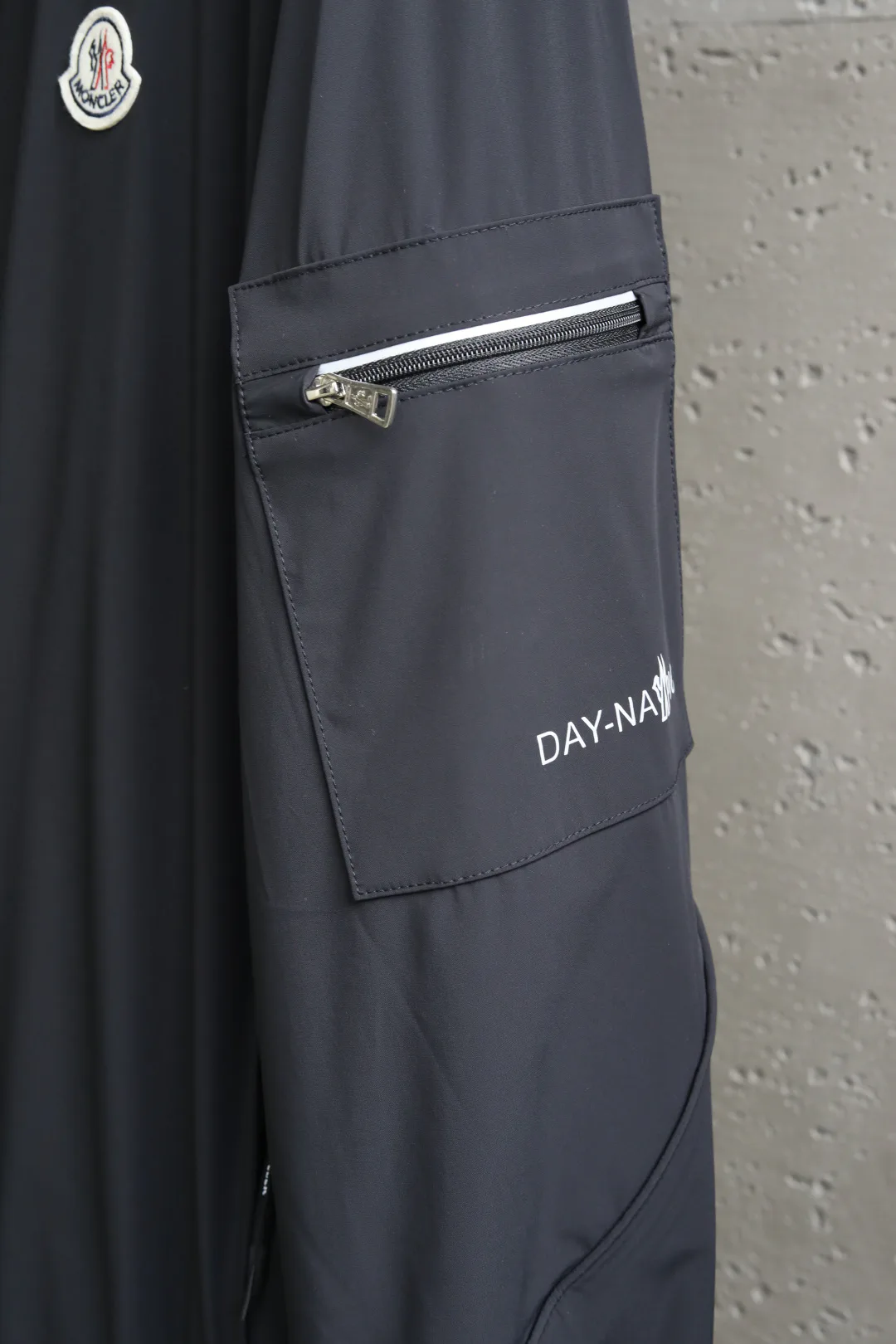 Куртки И Пуховики Мужские Moncler 11424975