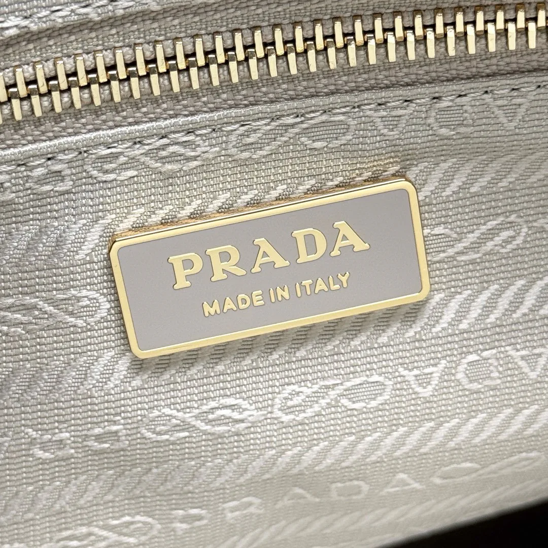 Классические Сумки Женские Prada 10446816