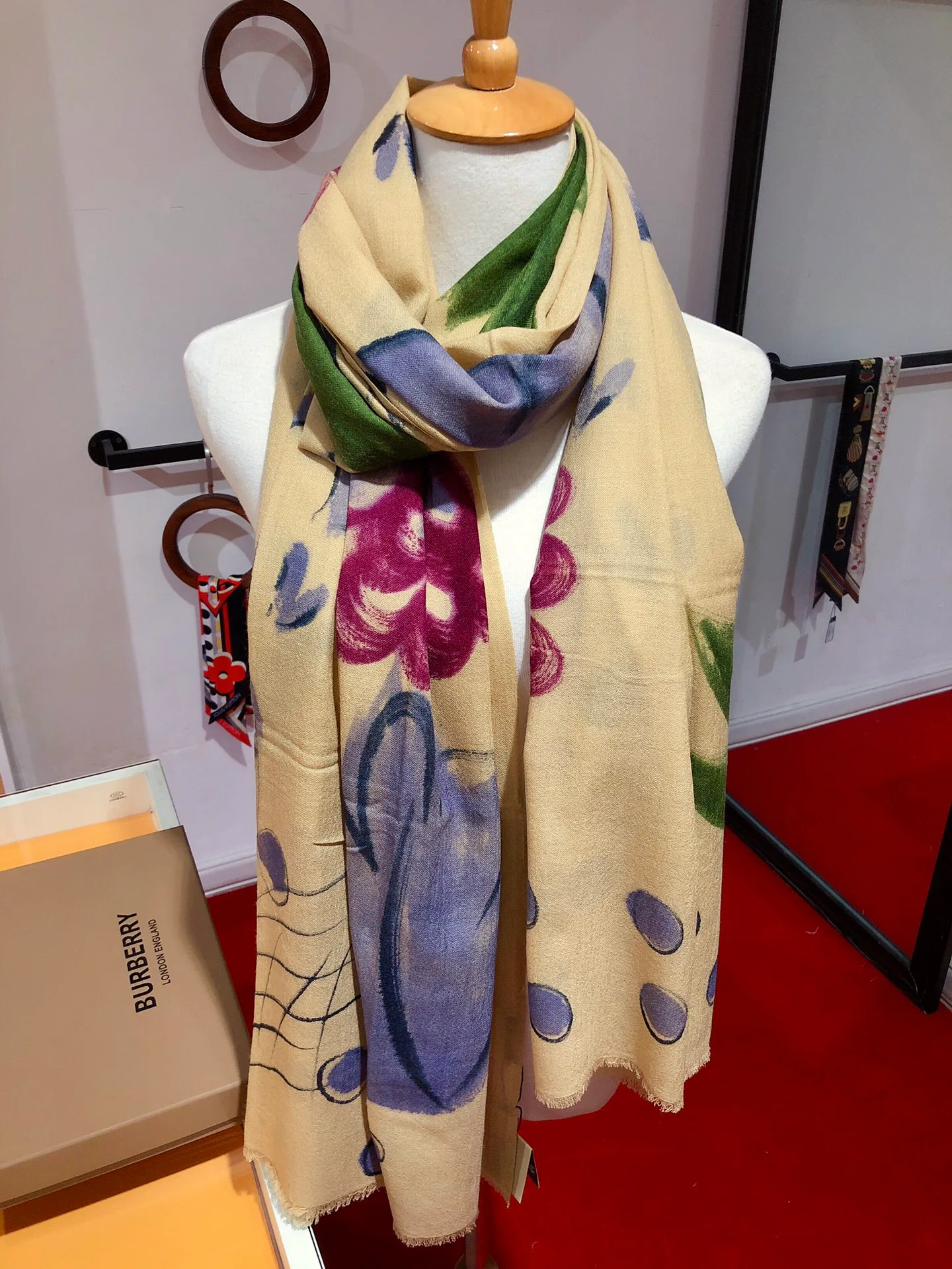 Шарфы Burberry 1780855