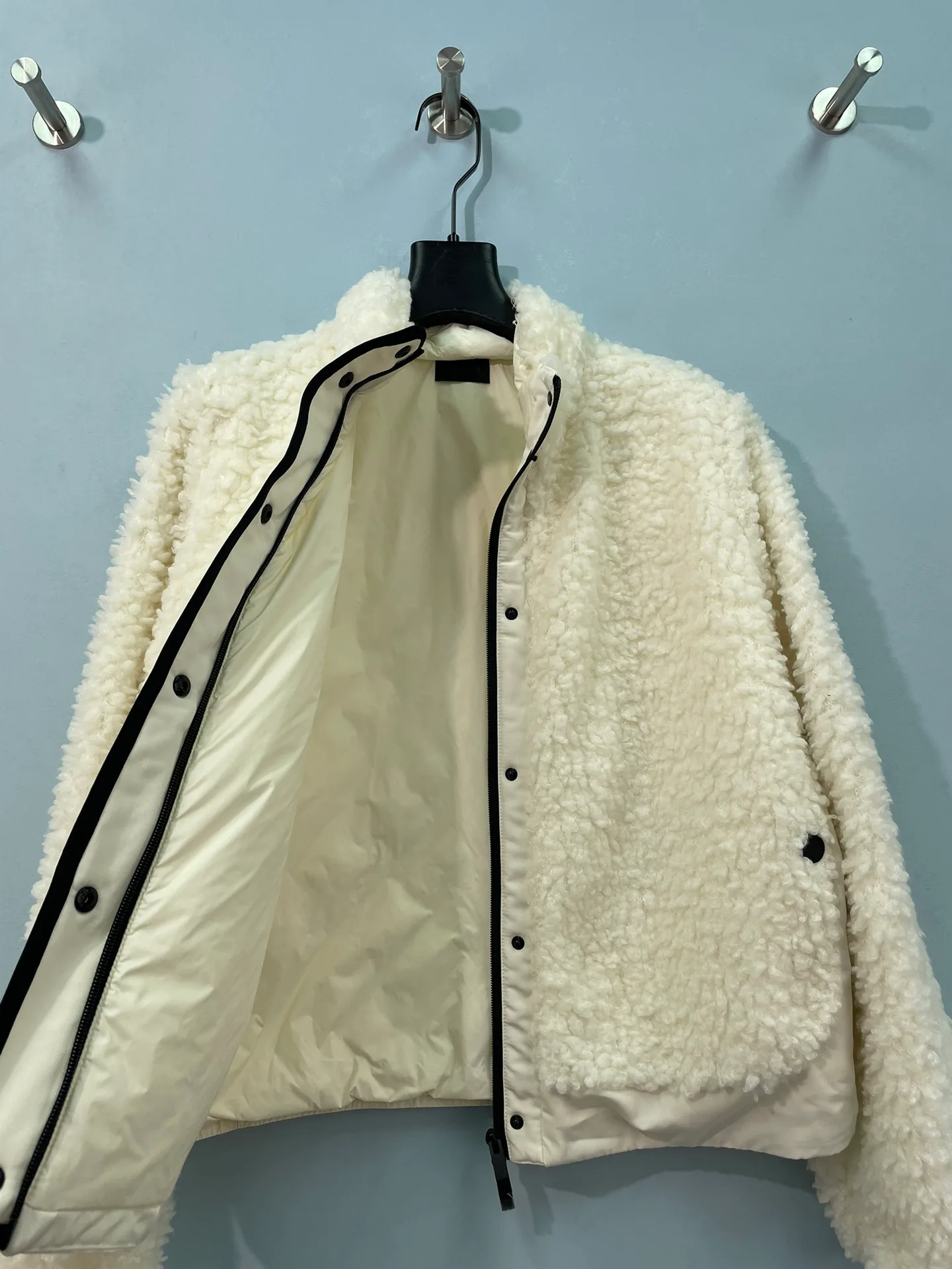Куртки И Пуховики Женские Moncler 18308534
