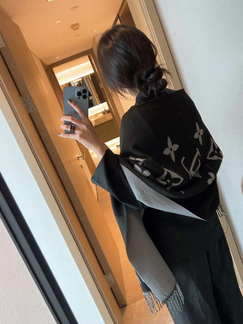 Шарфы Louis Vuitton 18322479