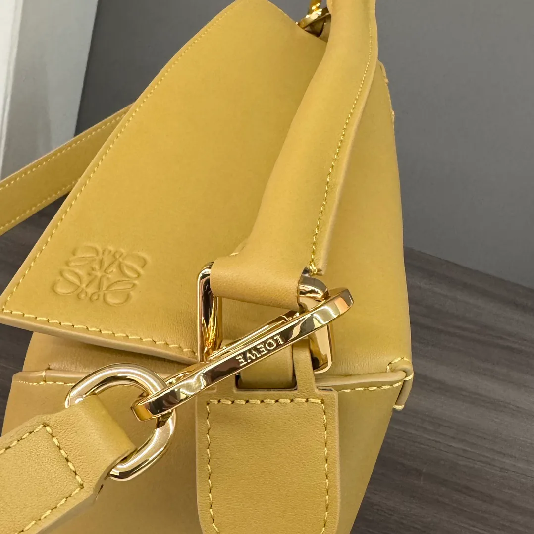 Классические Сумки Женские Loewe 11674669