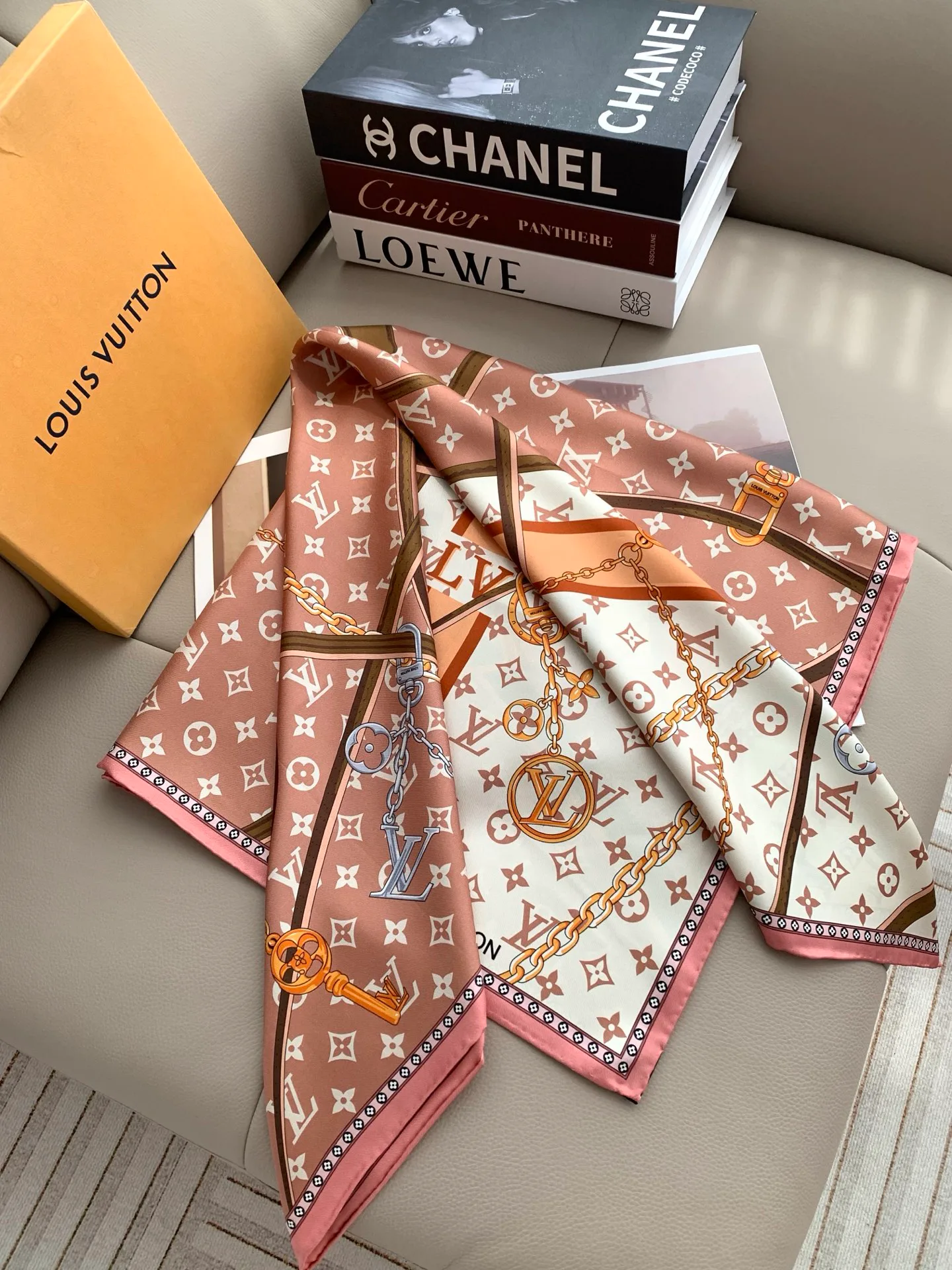 Платки Louis Vuitton 18675539