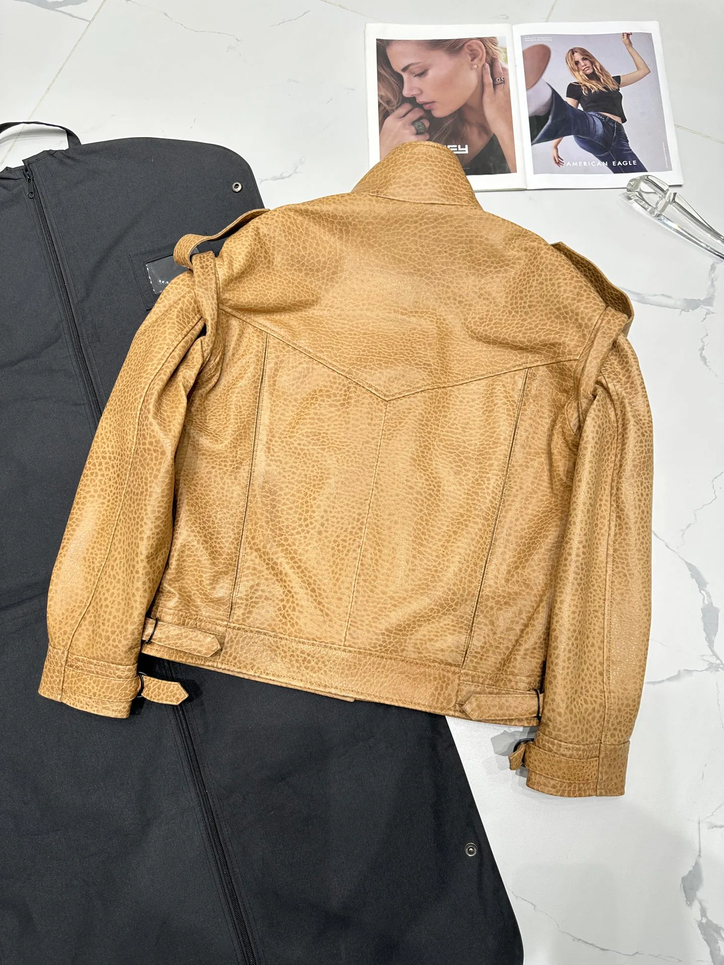 Кожаные Куртки И Дублёнки Женские Saint Laurent 11598149