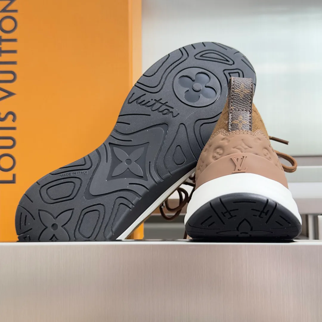 Кроссовки Женские Louis Vuitton 17950534