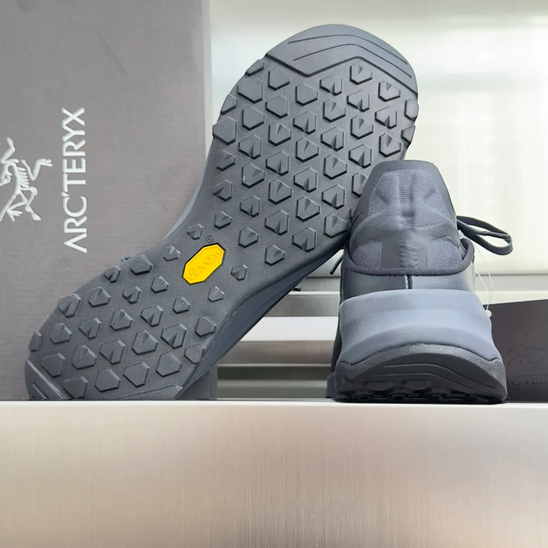 Кроссовки Женские Arcteryx 17415472