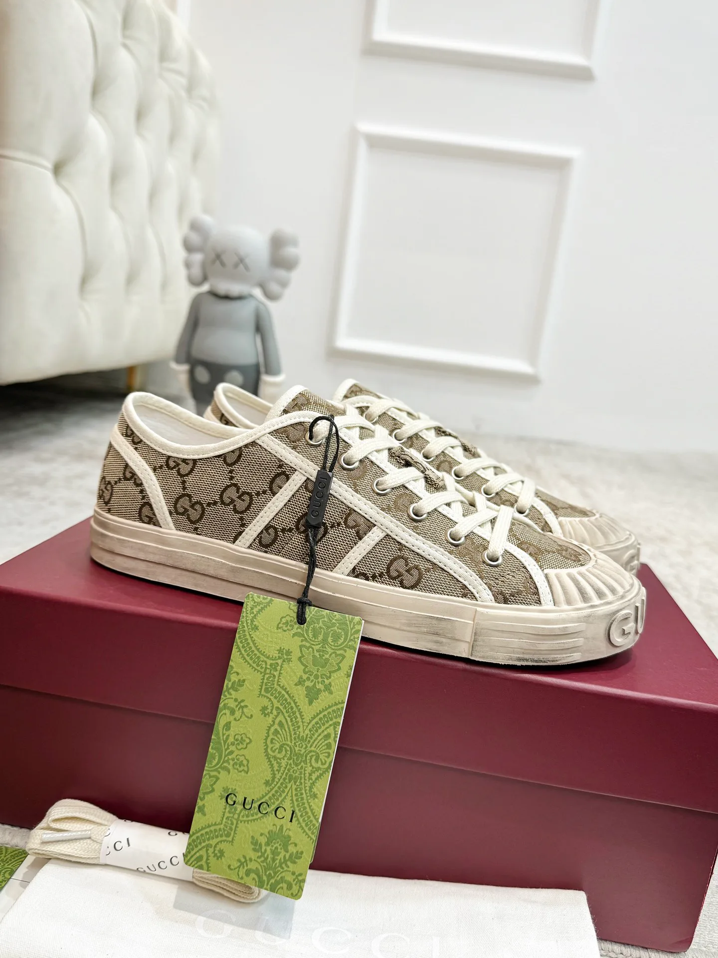 Кроссовки Женские Gucci 18139046