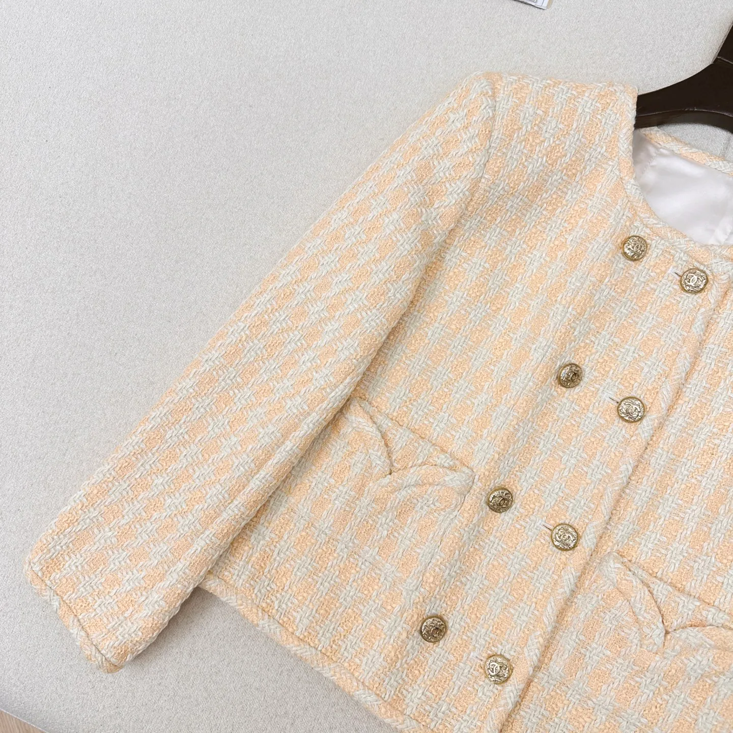 Куртки И Пуховики Женские Chanel 18116