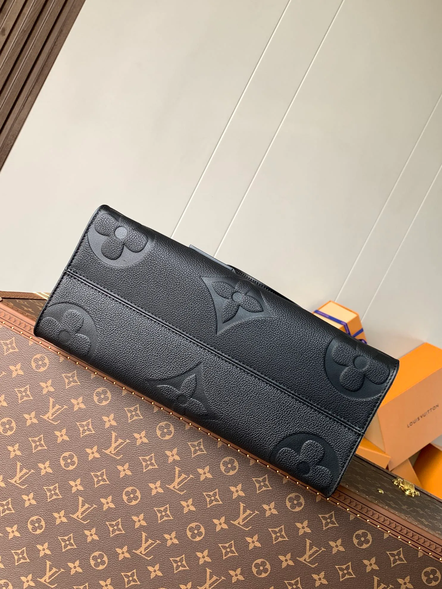 Классические Сумки Женские Louis Vuitton 18148125