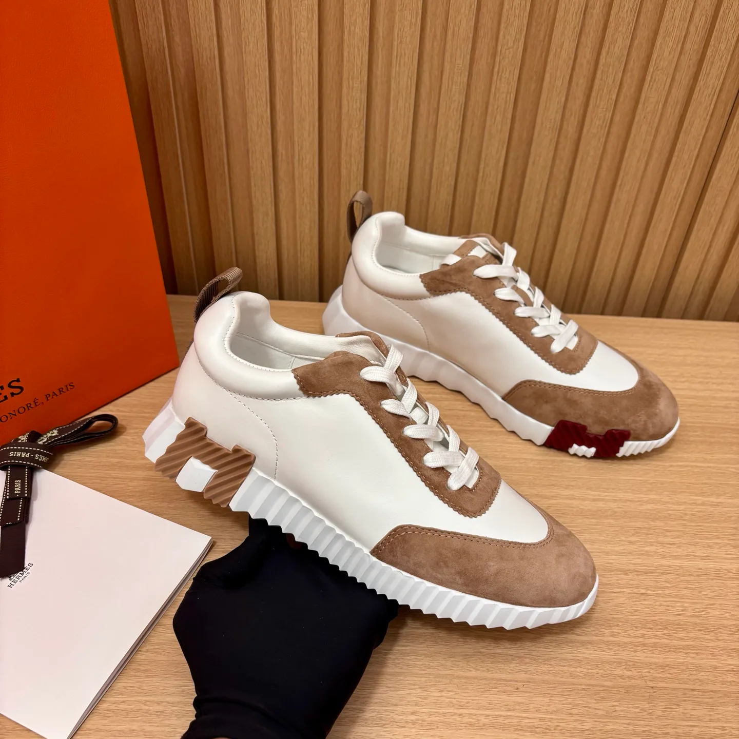 Кроссовки Женские Louis Vuitton 18438925