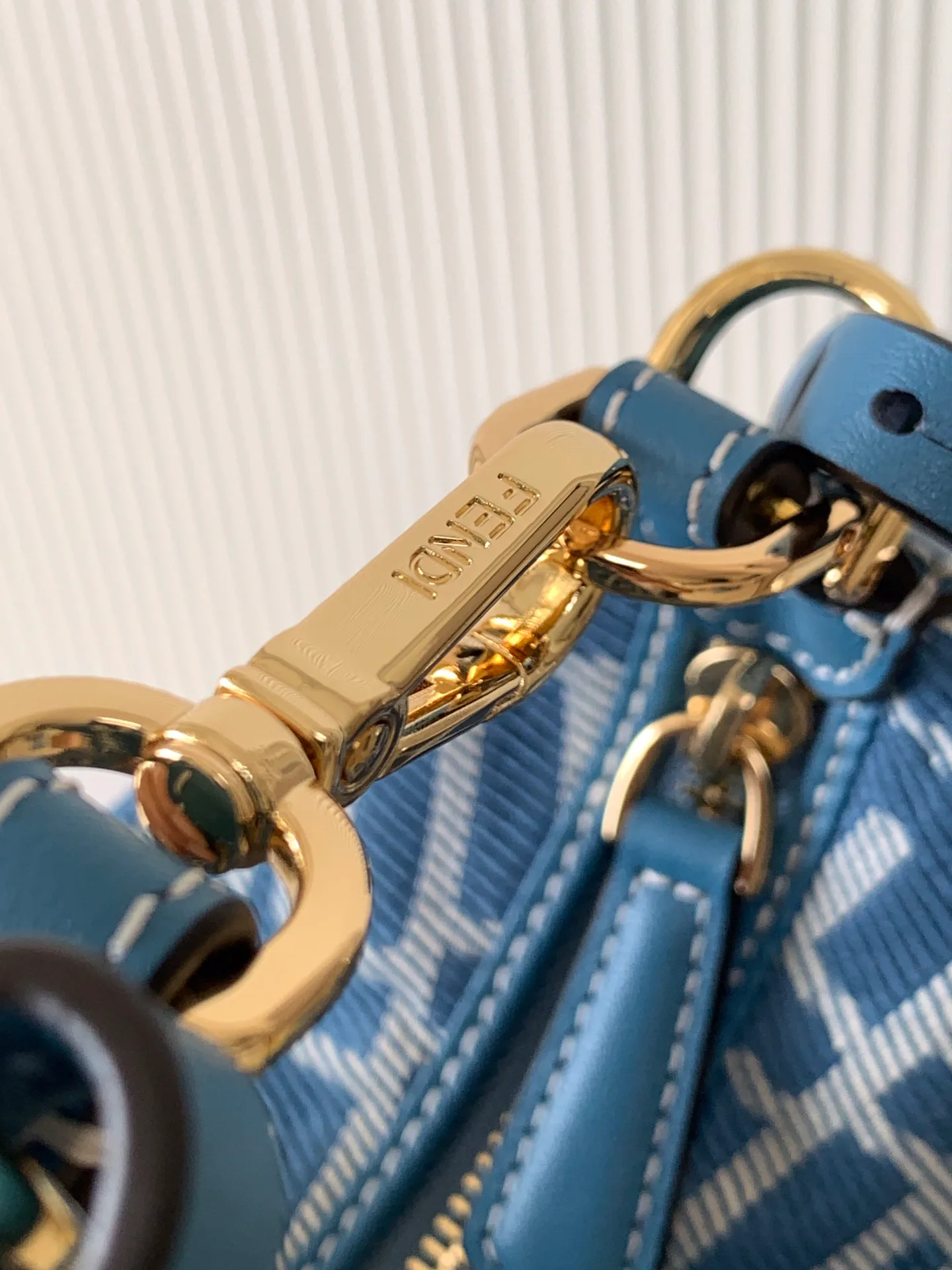 Сумки На Ремне Женские Fendi 293015