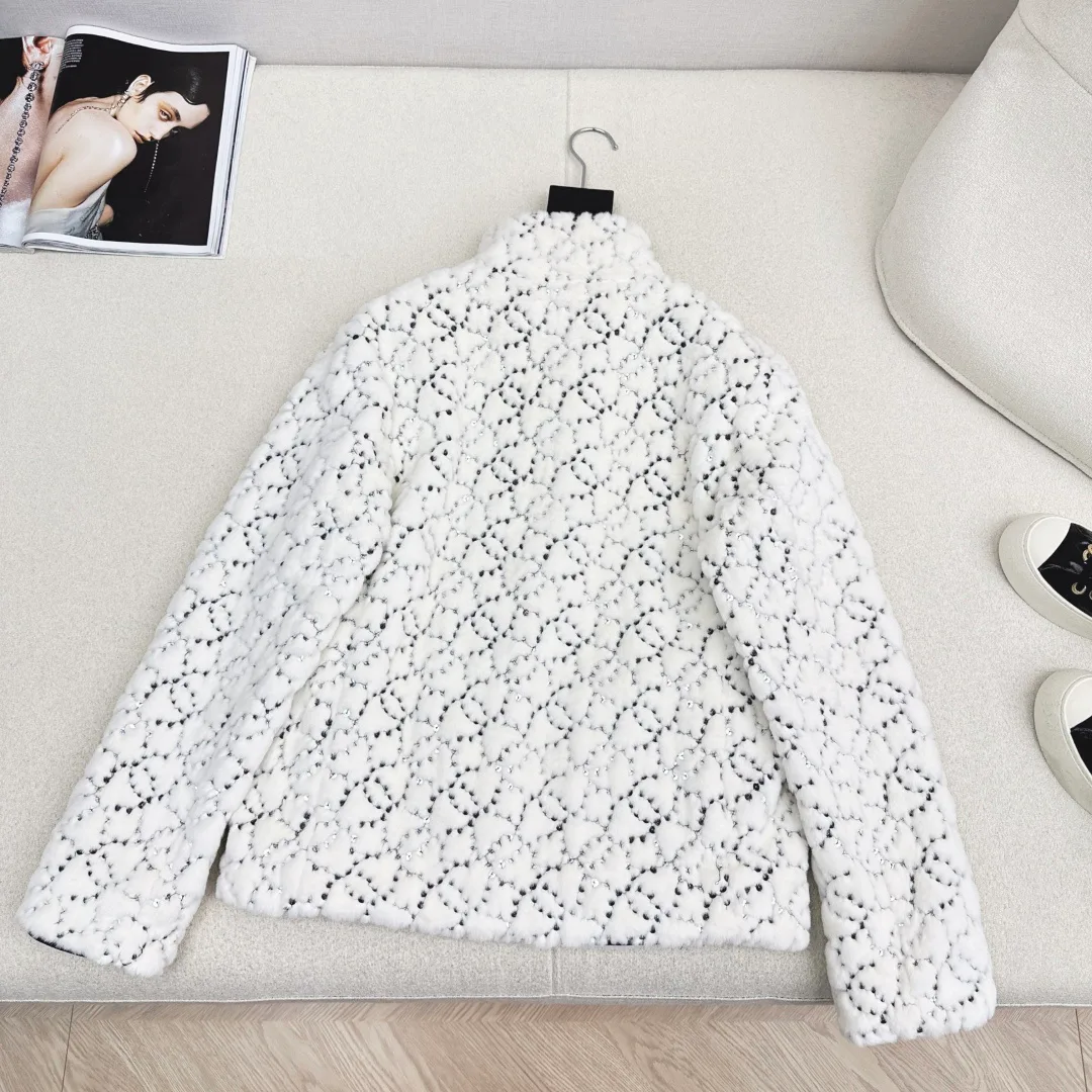 Куртки И Пуховики Женские Chanel 390550