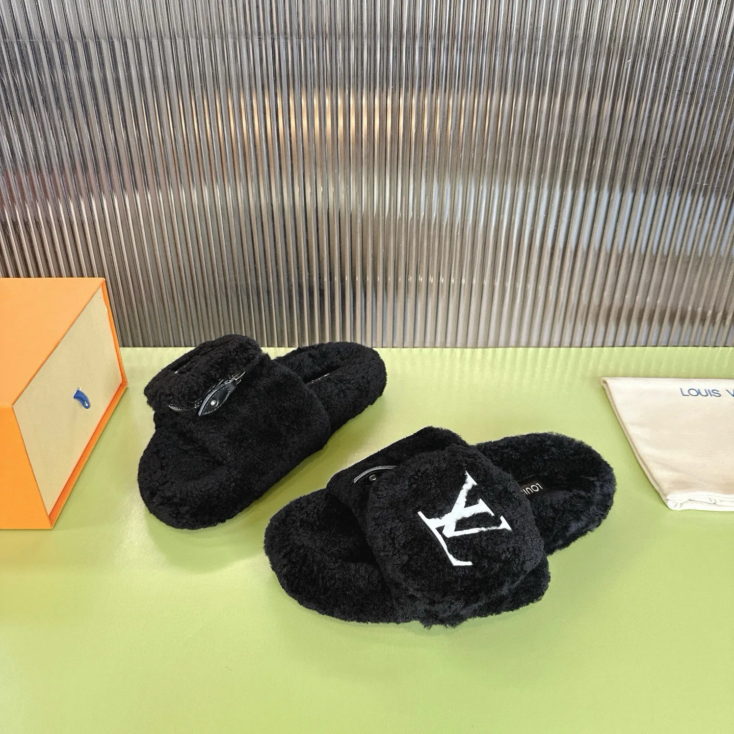 Тапочки Женские Louis Vuitton 81798