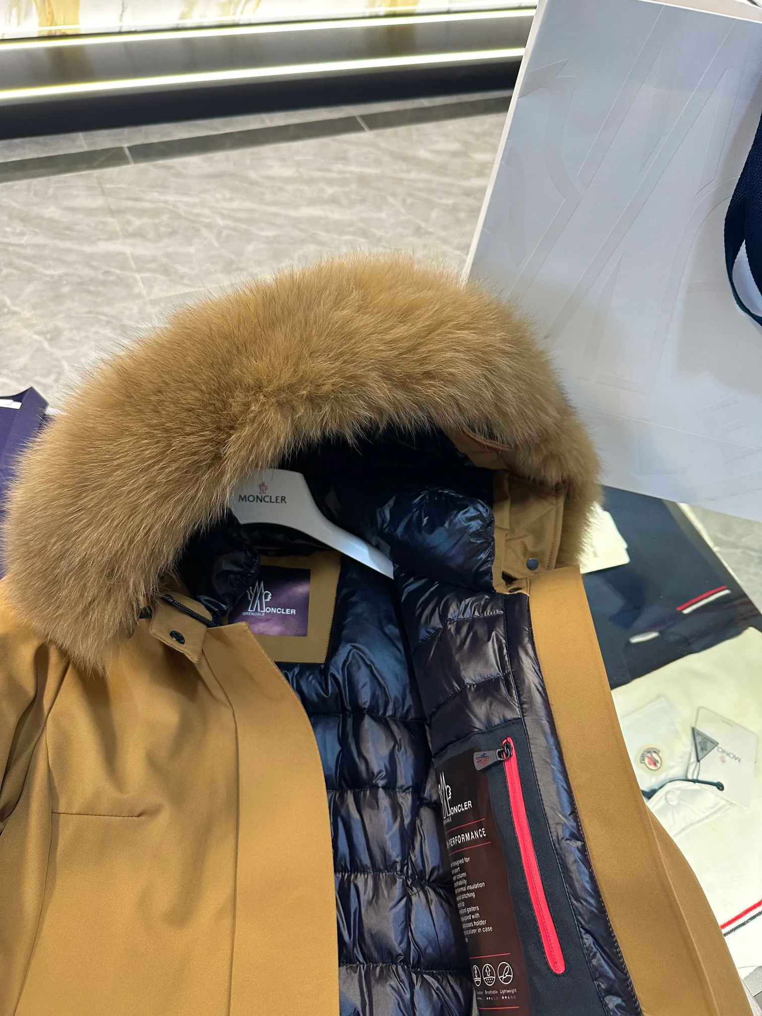 Куртки И Пуховики Женские Moncler 19629399