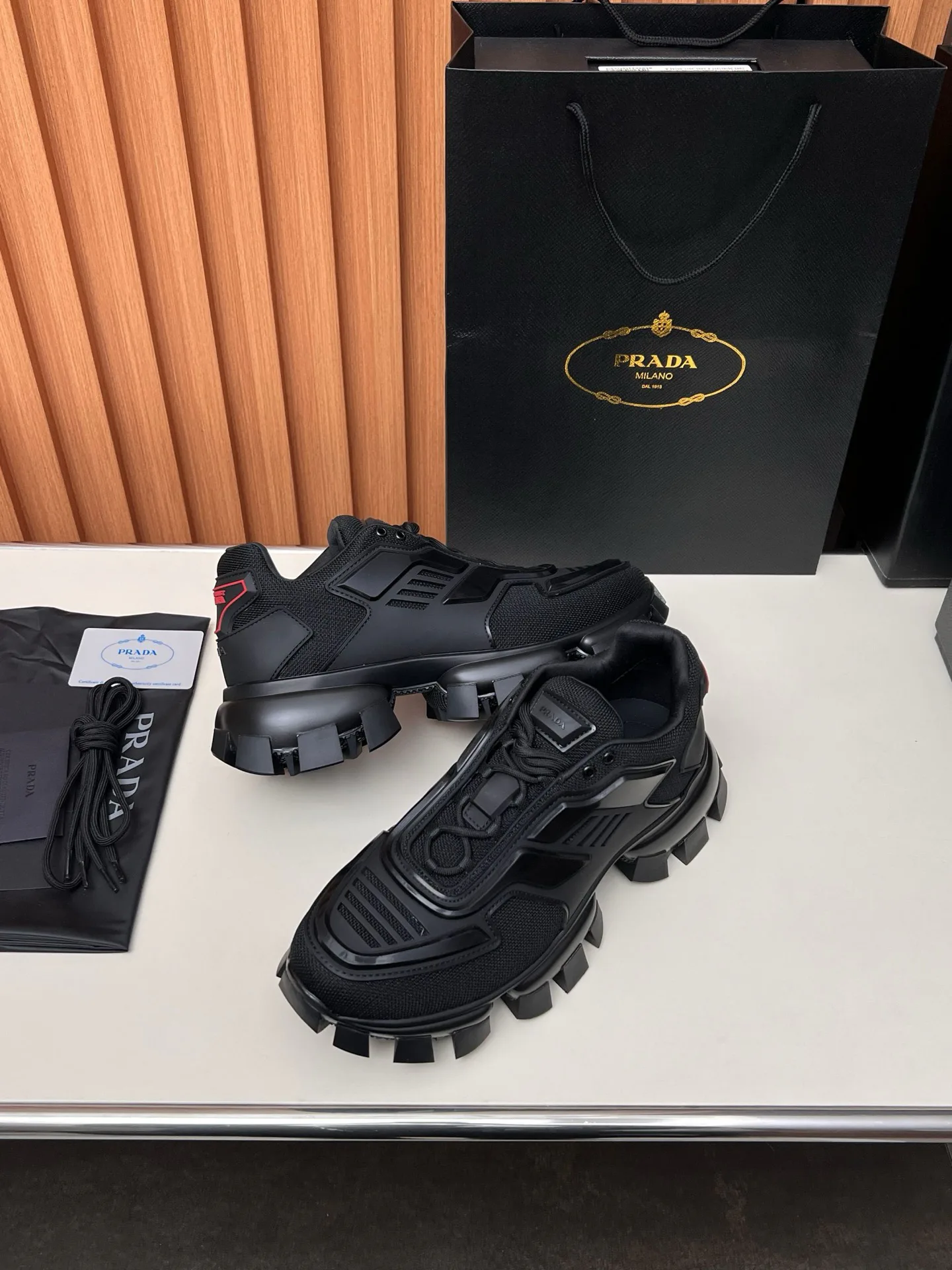 Кроссовки Женские Prada 17955145