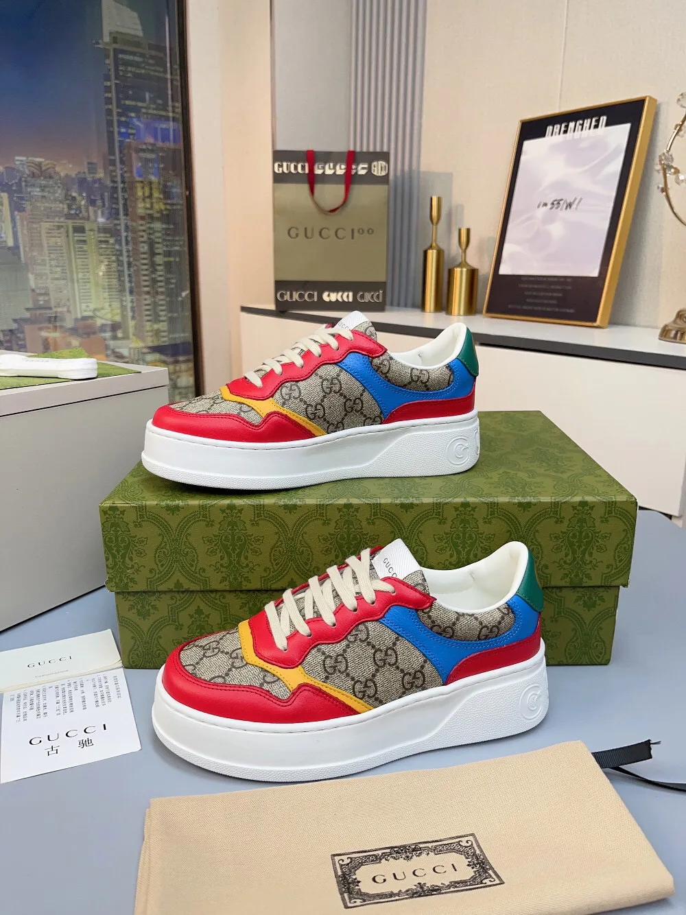 Кроссовки Женские Gucci 18369620