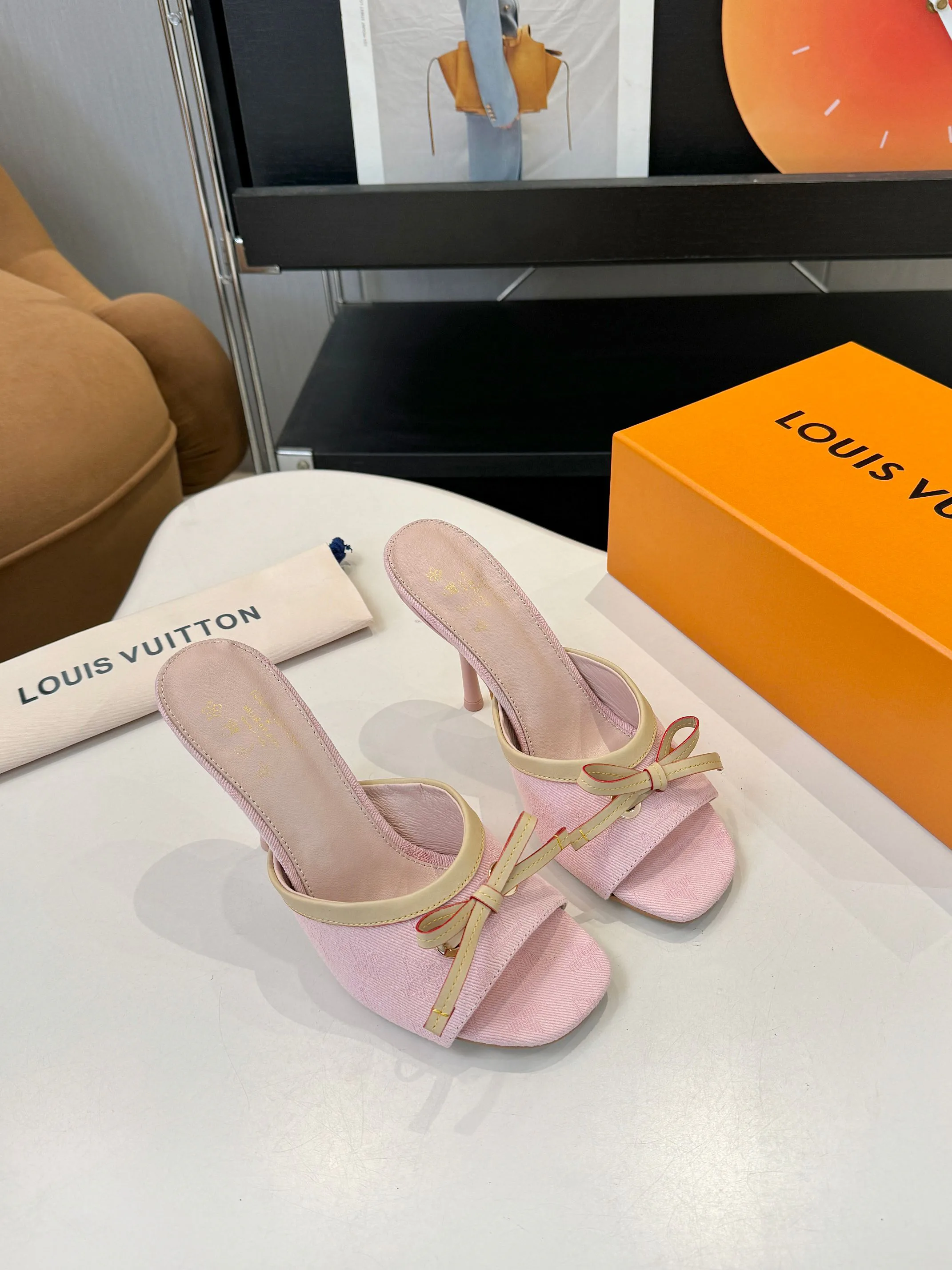 Босоножки Женские Louis Vuitton 11190674