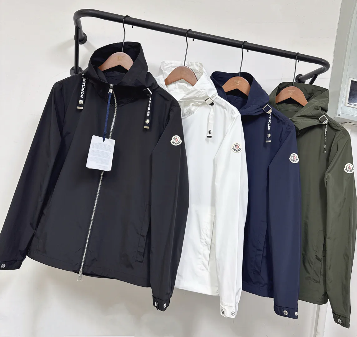 Куртки И Пуховики Женские Moncler 18416527