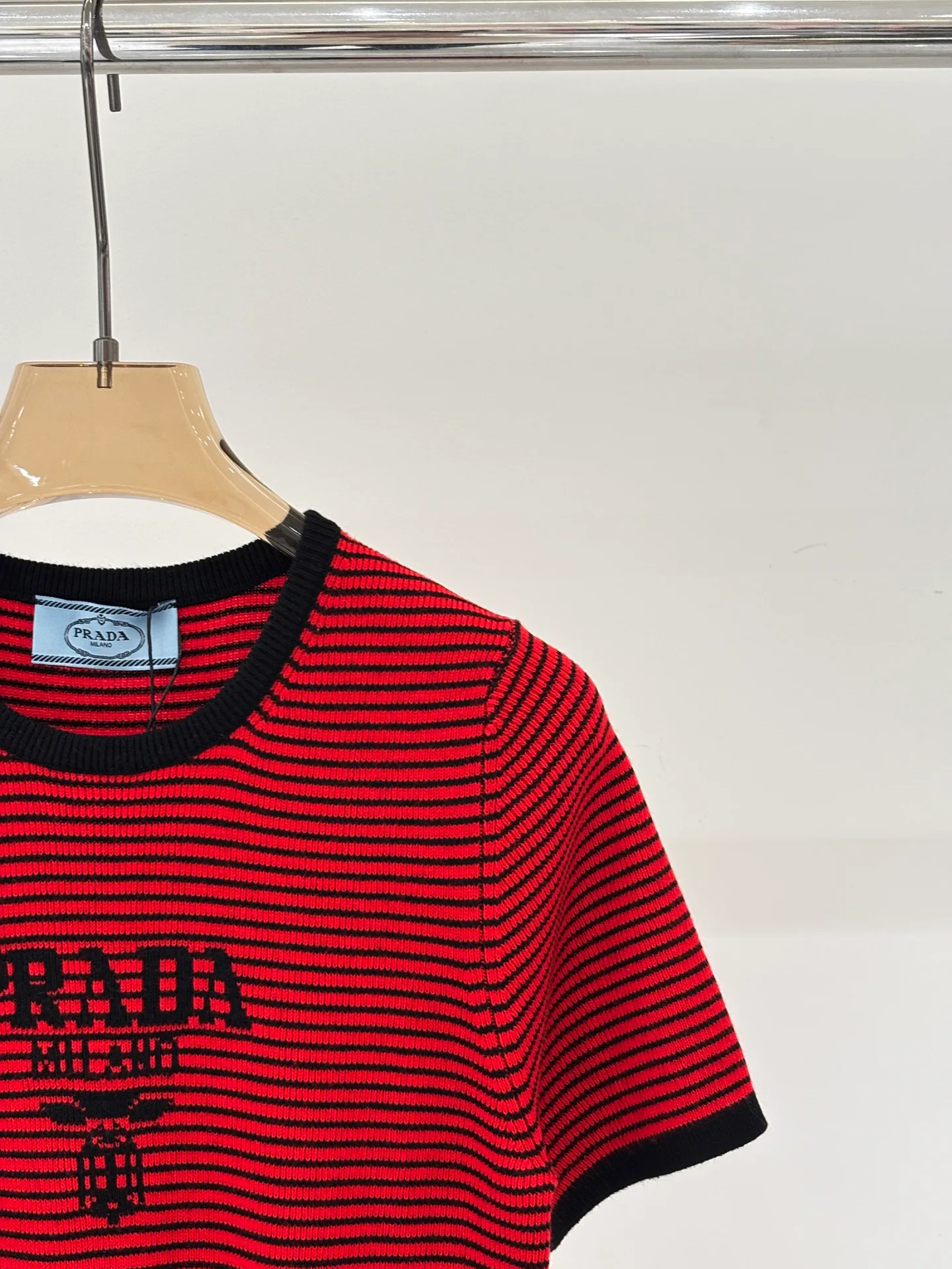 Футболки Женские Prada 10469923